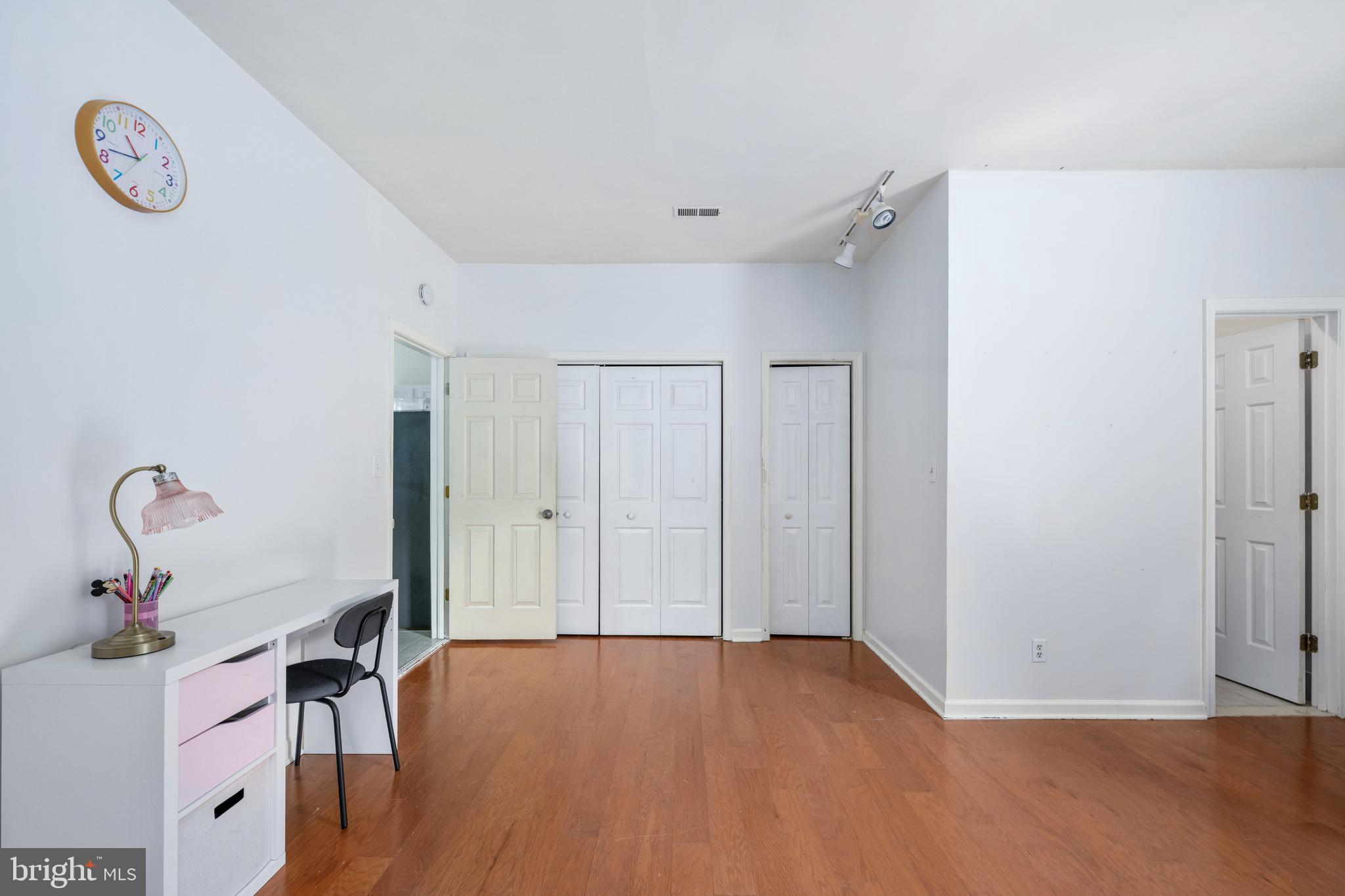 GRANTWOOD ACRES - Residential