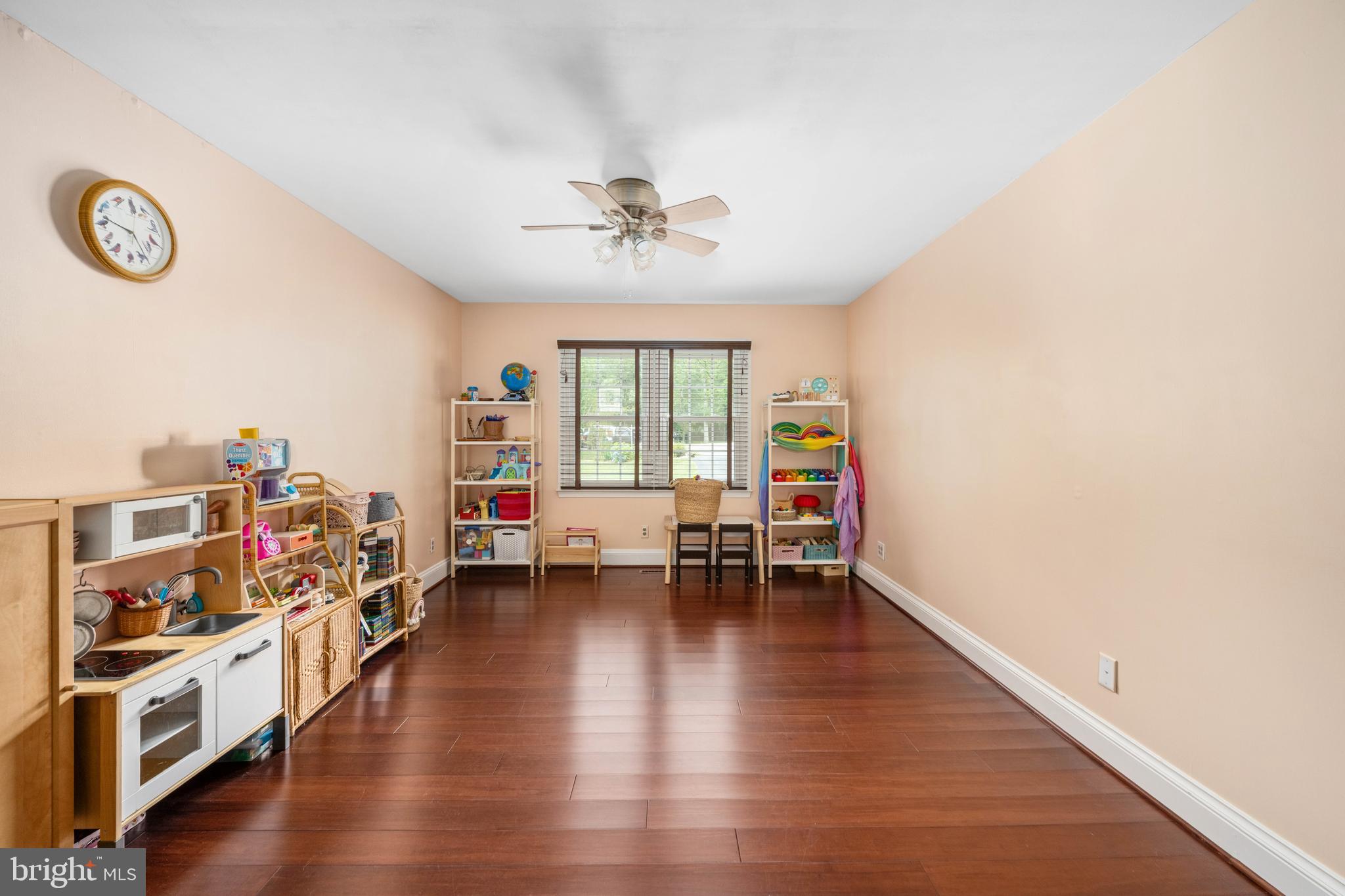 GRANTWOOD ACRES - Residential