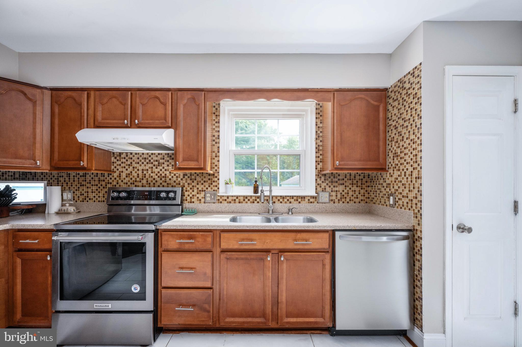 GRANTWOOD ACRES - Residential