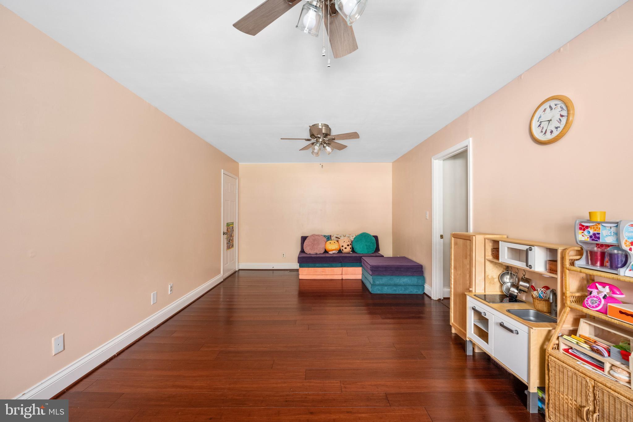 GRANTWOOD ACRES - Residential