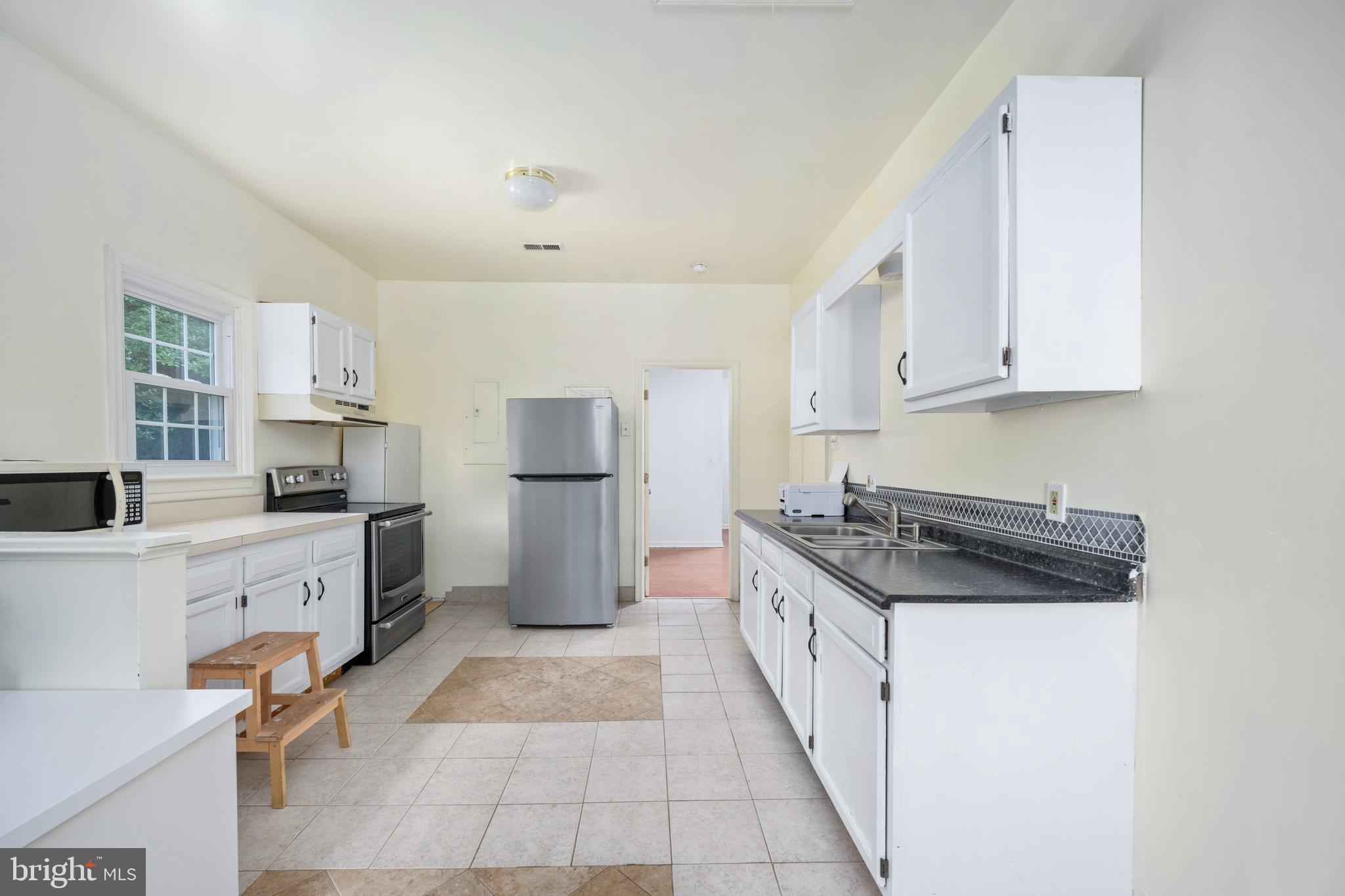 GRANTWOOD ACRES - Residential