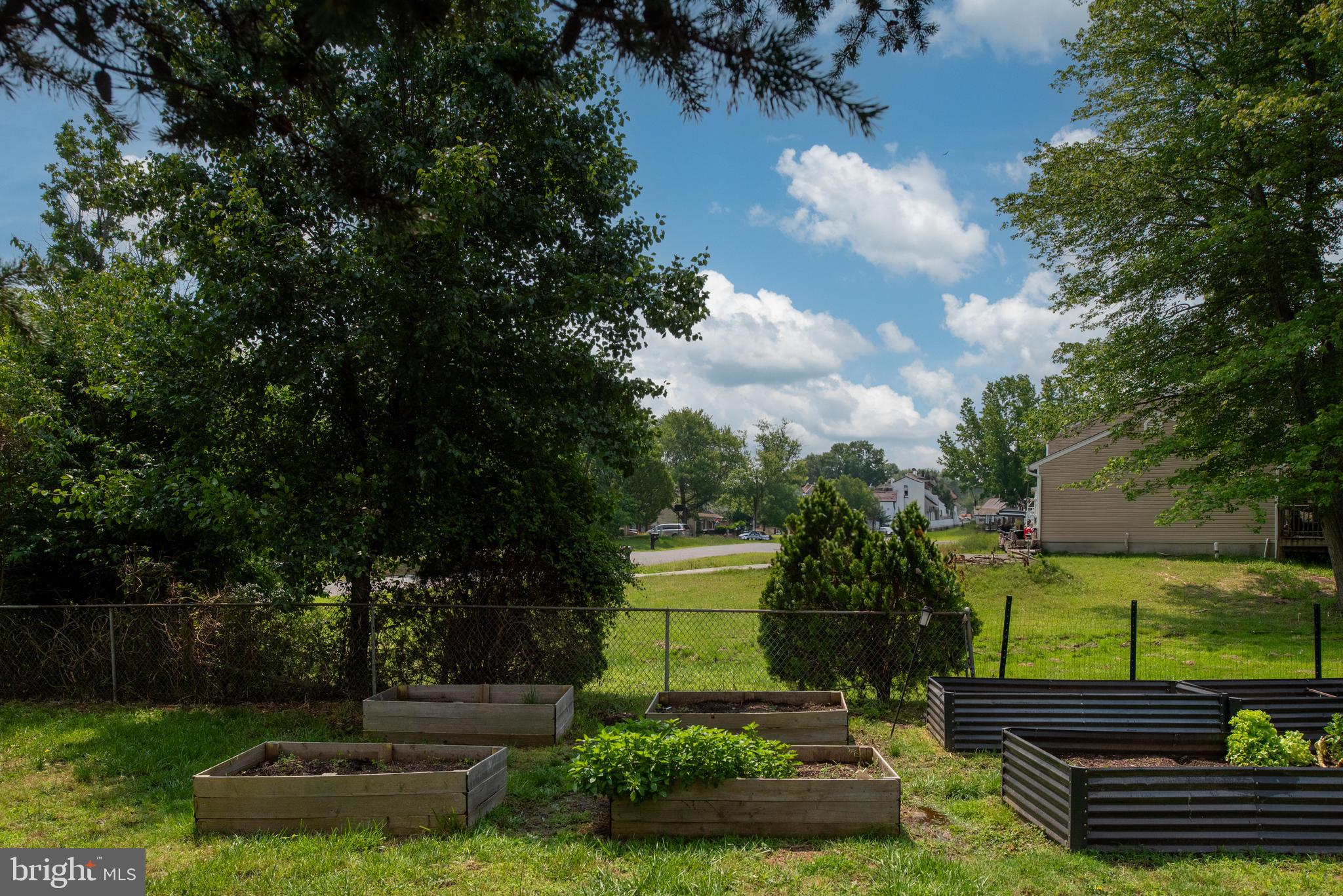 GRANTWOOD ACRES - Residential