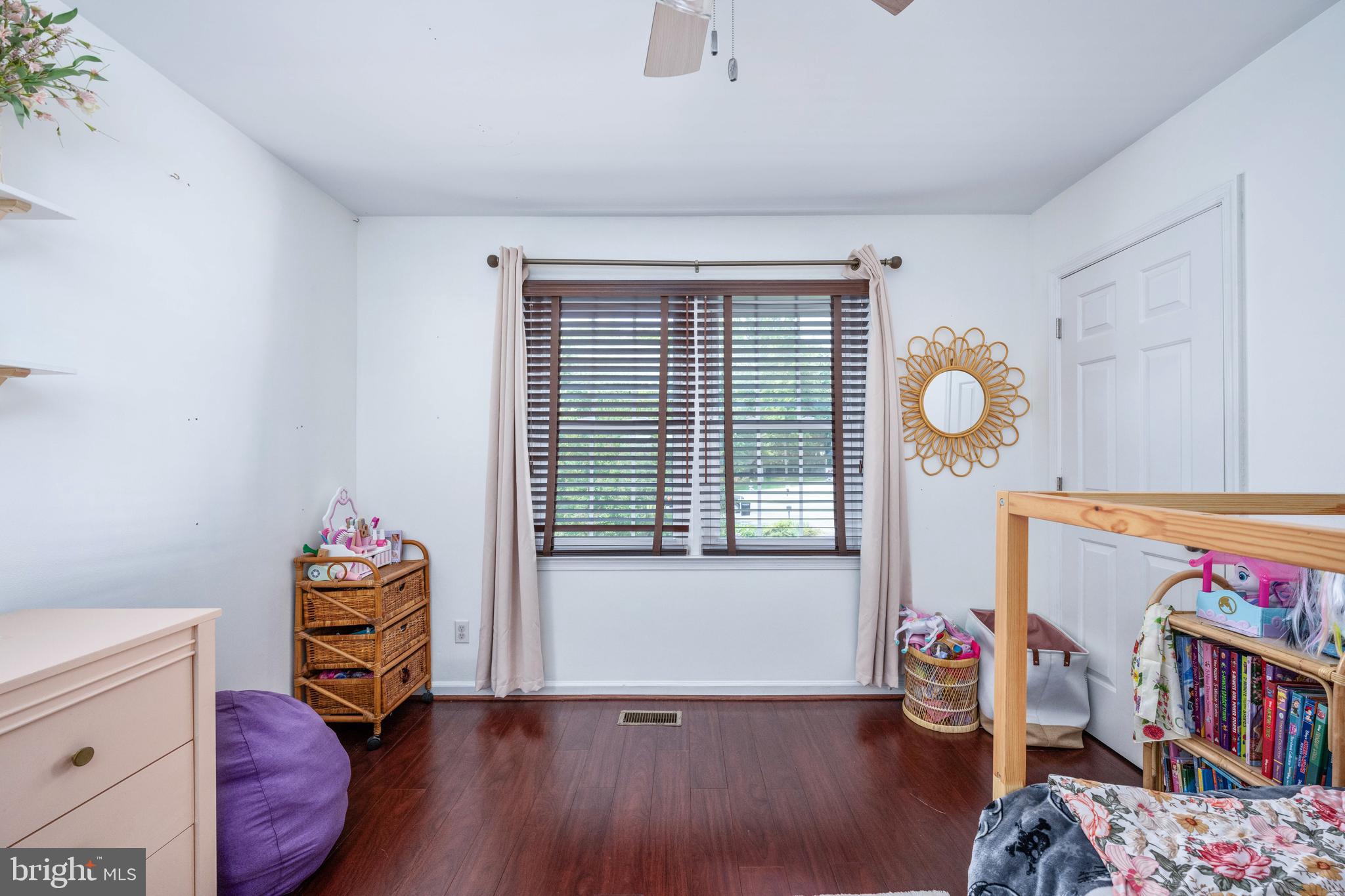 GRANTWOOD ACRES - Residential