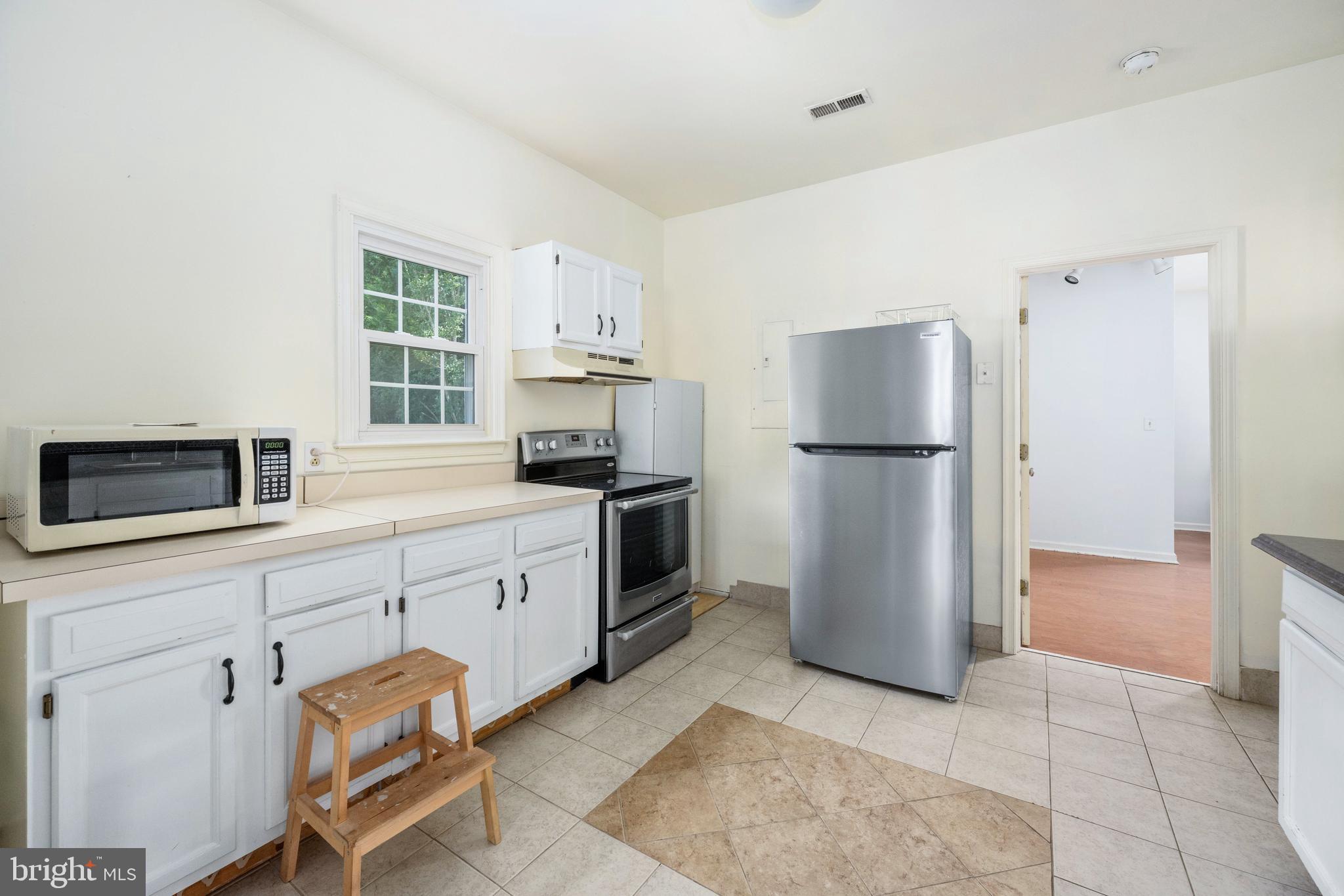 GRANTWOOD ACRES - Residential