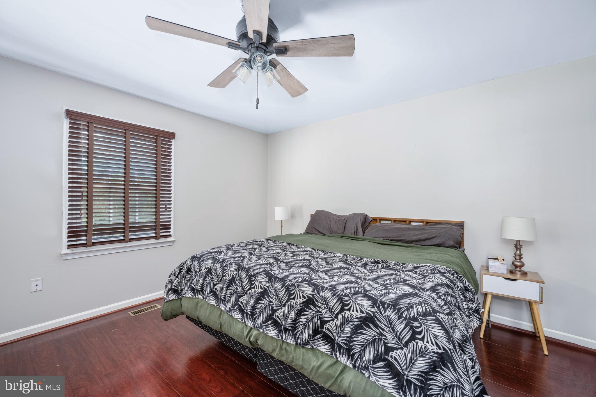 GRANTWOOD ACRES - Residential