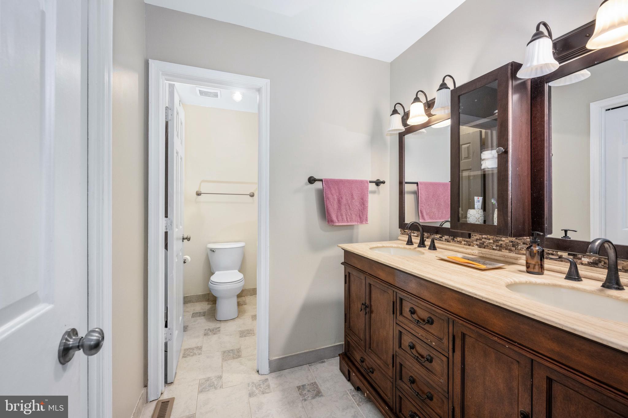 GRANTWOOD ACRES - Residential