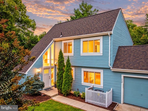 Photo of 1444 Yellowwood Court, RESTON, VA 20190 (MLS # VAFX2340358)