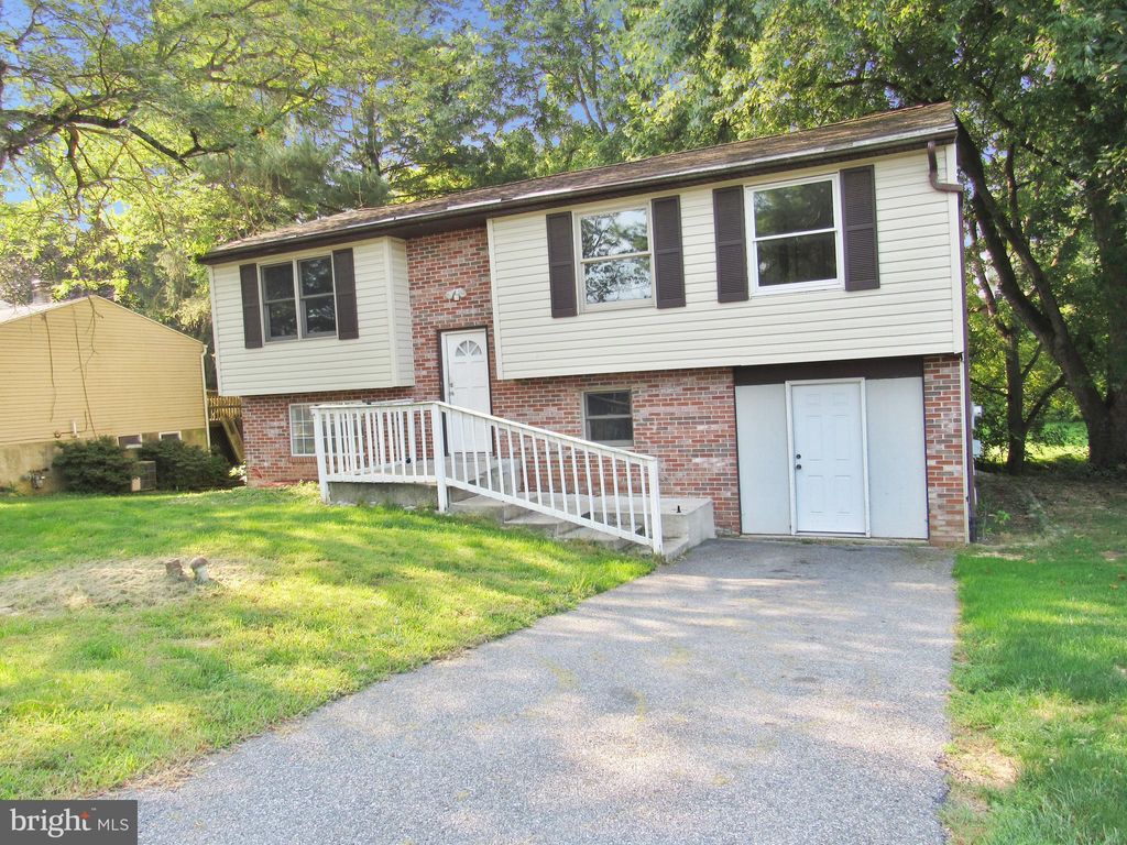 Photo of 2762 Valley Drive, LANCASTER, PA 17603 (MLS # PALA2058698)