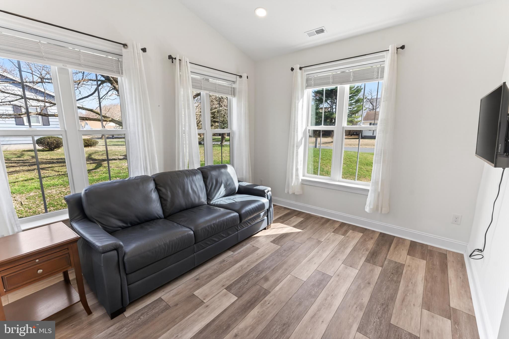 BETHANY GRAND - Residential