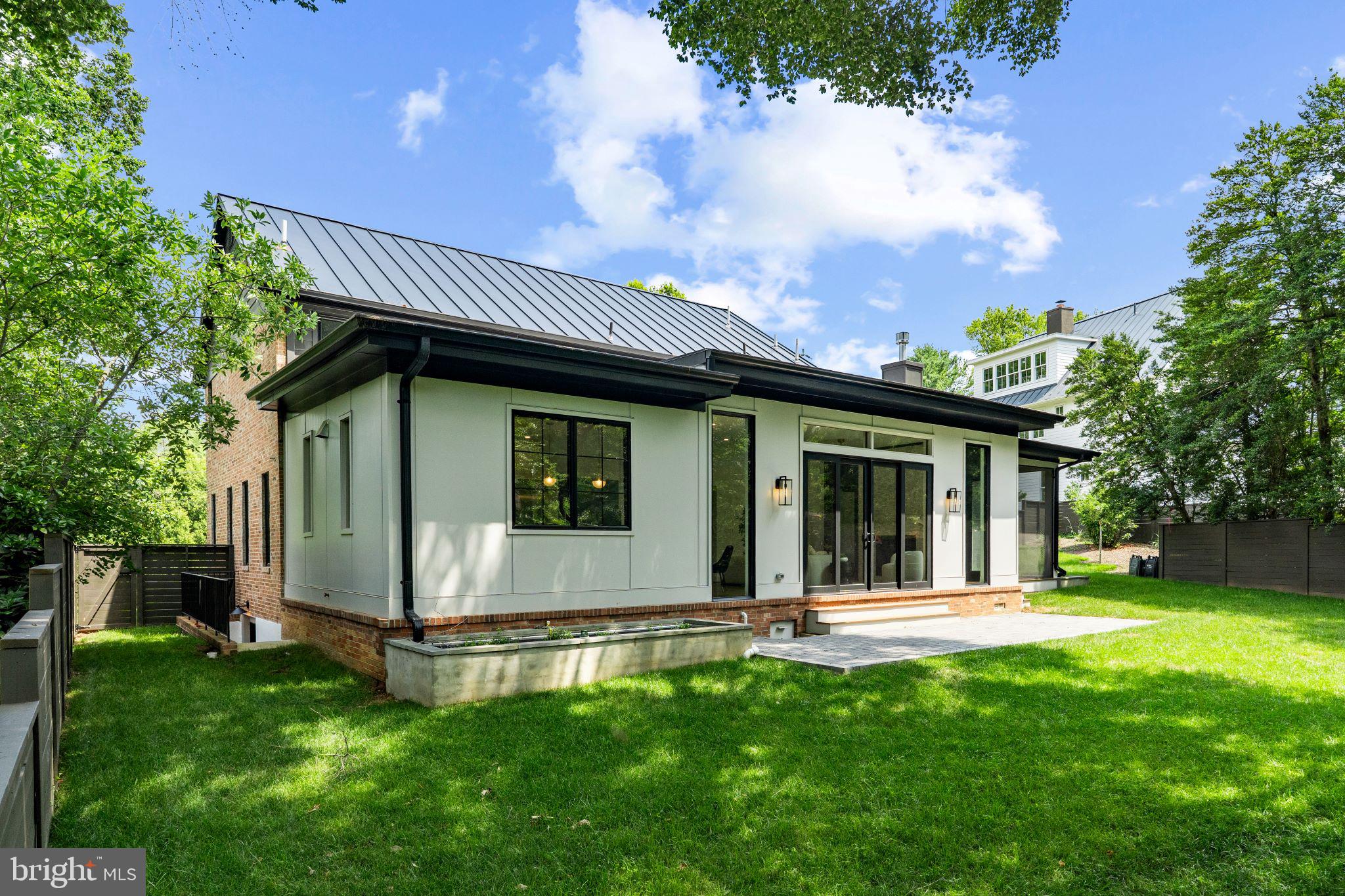 DOVER BALMORAL RIVERWOOD - Residential