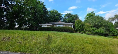 Photo of 104 E South Street, WOODSTOCK, VA 22664 (MLS # VASH2014866)