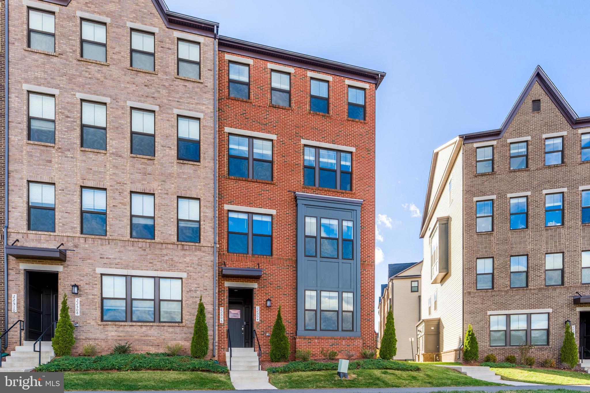 METRO WALK AT MOOREFIELD STATION - Residential Lease