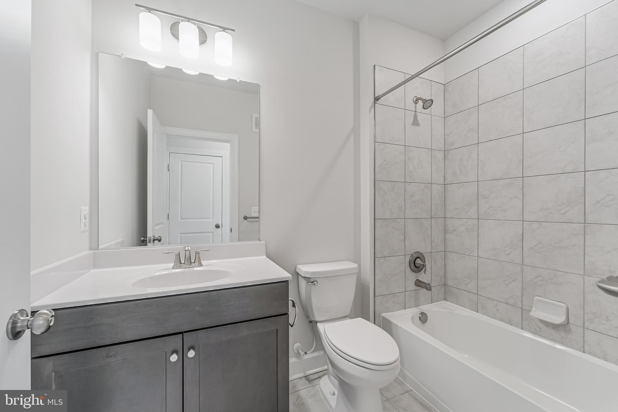 METRO WALK AT MOOREFIELD STATION - Residential Lease