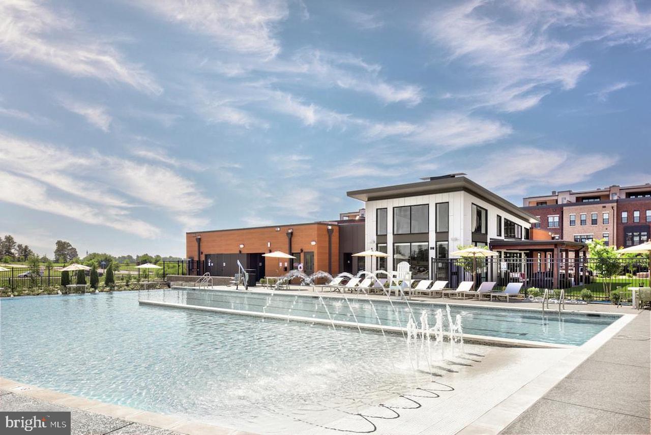 METRO WALK AT MOOREFIELD STATION - Residential Lease