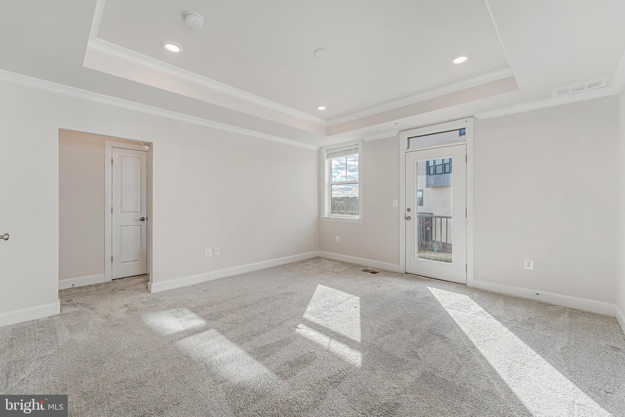 METRO WALK AT MOOREFIELD STATION - Residential Lease