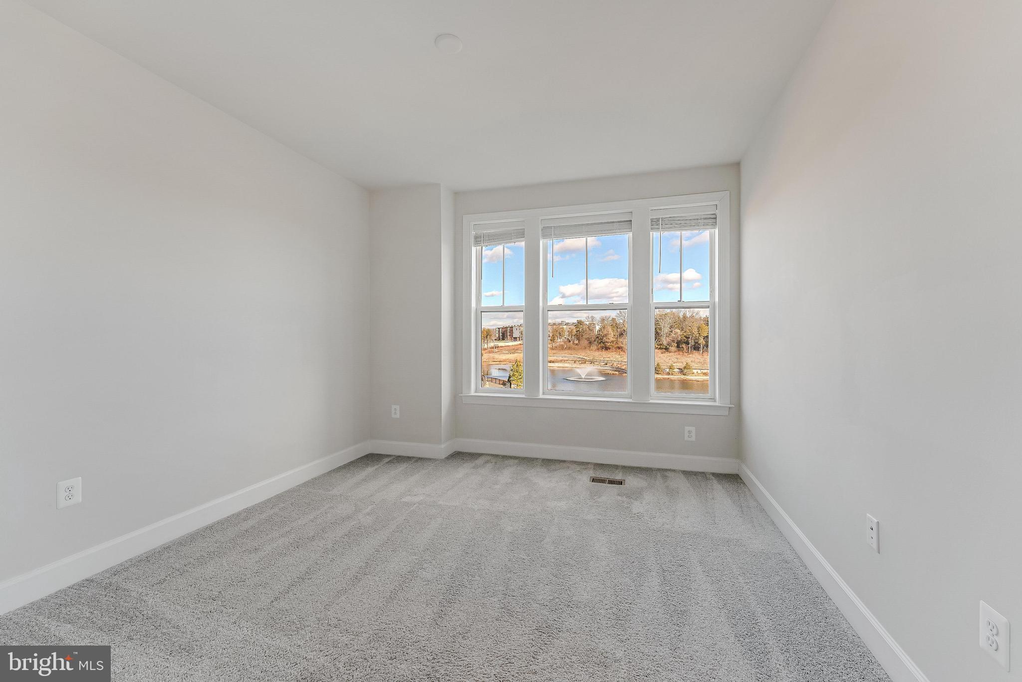 METRO WALK AT MOOREFIELD STATION - Residential Lease