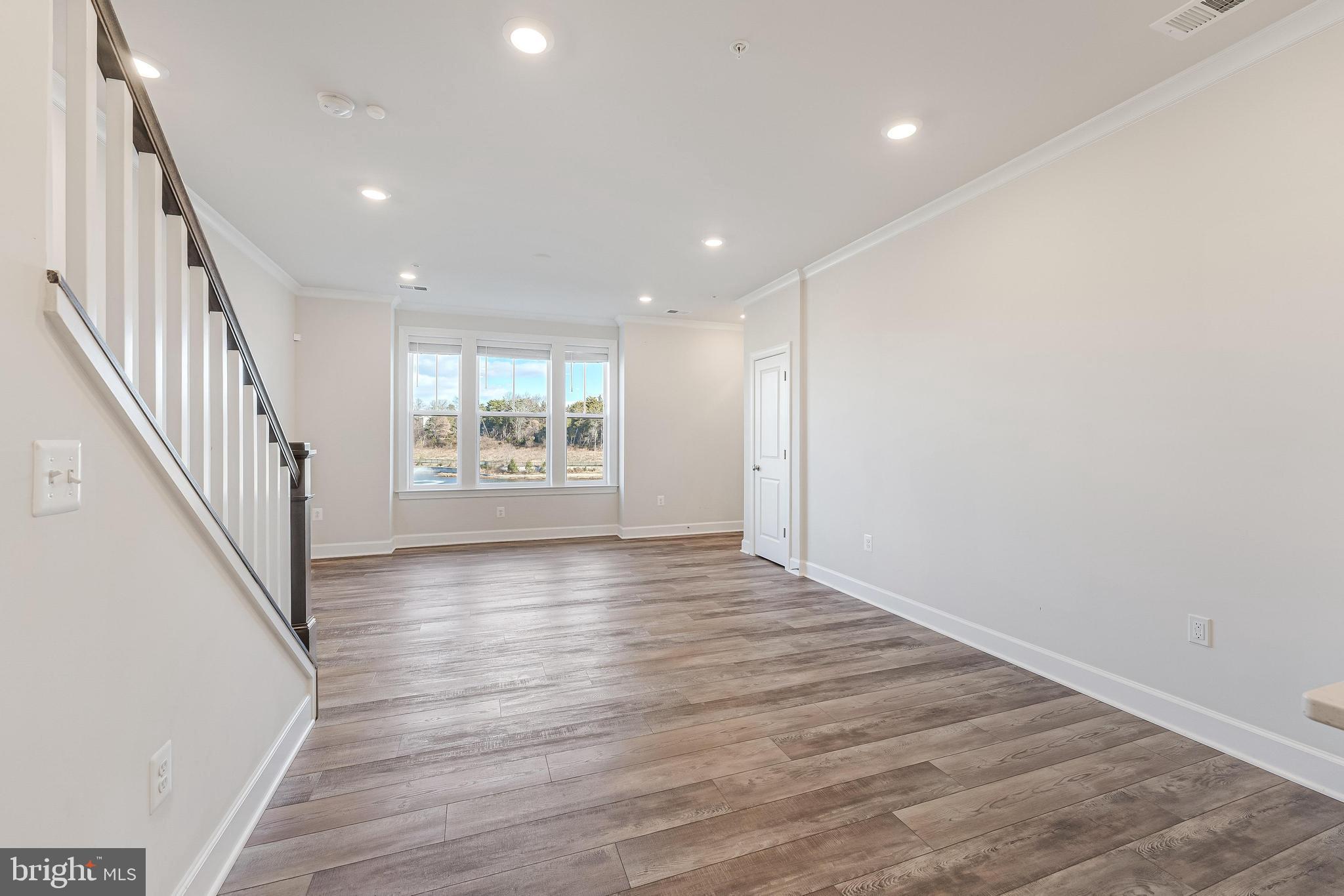 METRO WALK AT MOOREFIELD STATION - Residential Lease