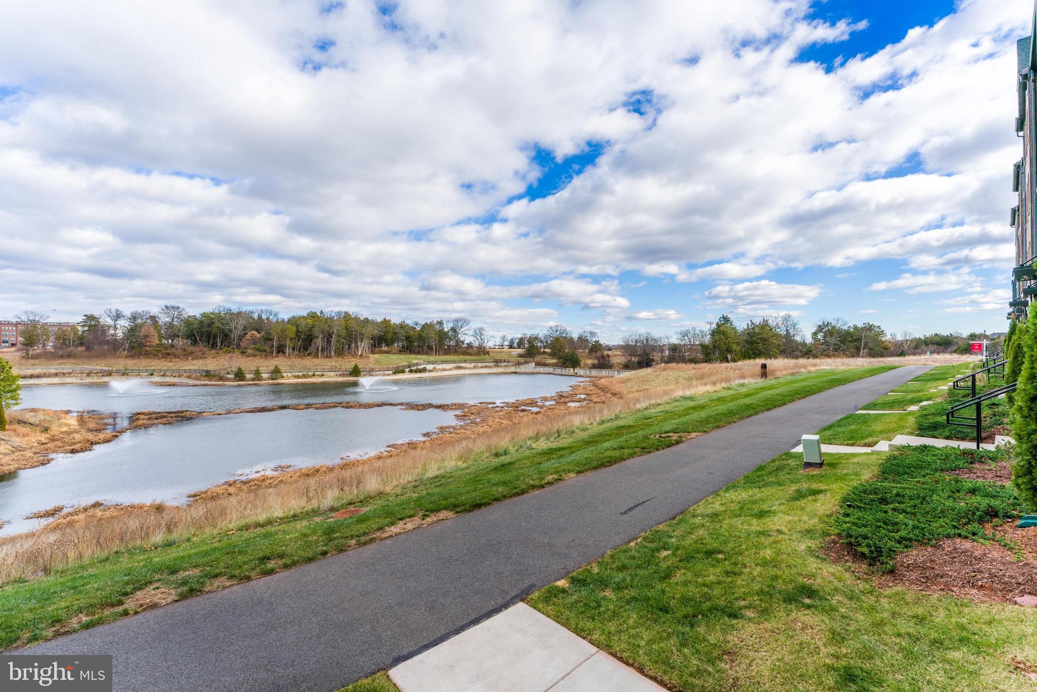 METRO WALK AT MOOREFIELD STATION - Residential Lease