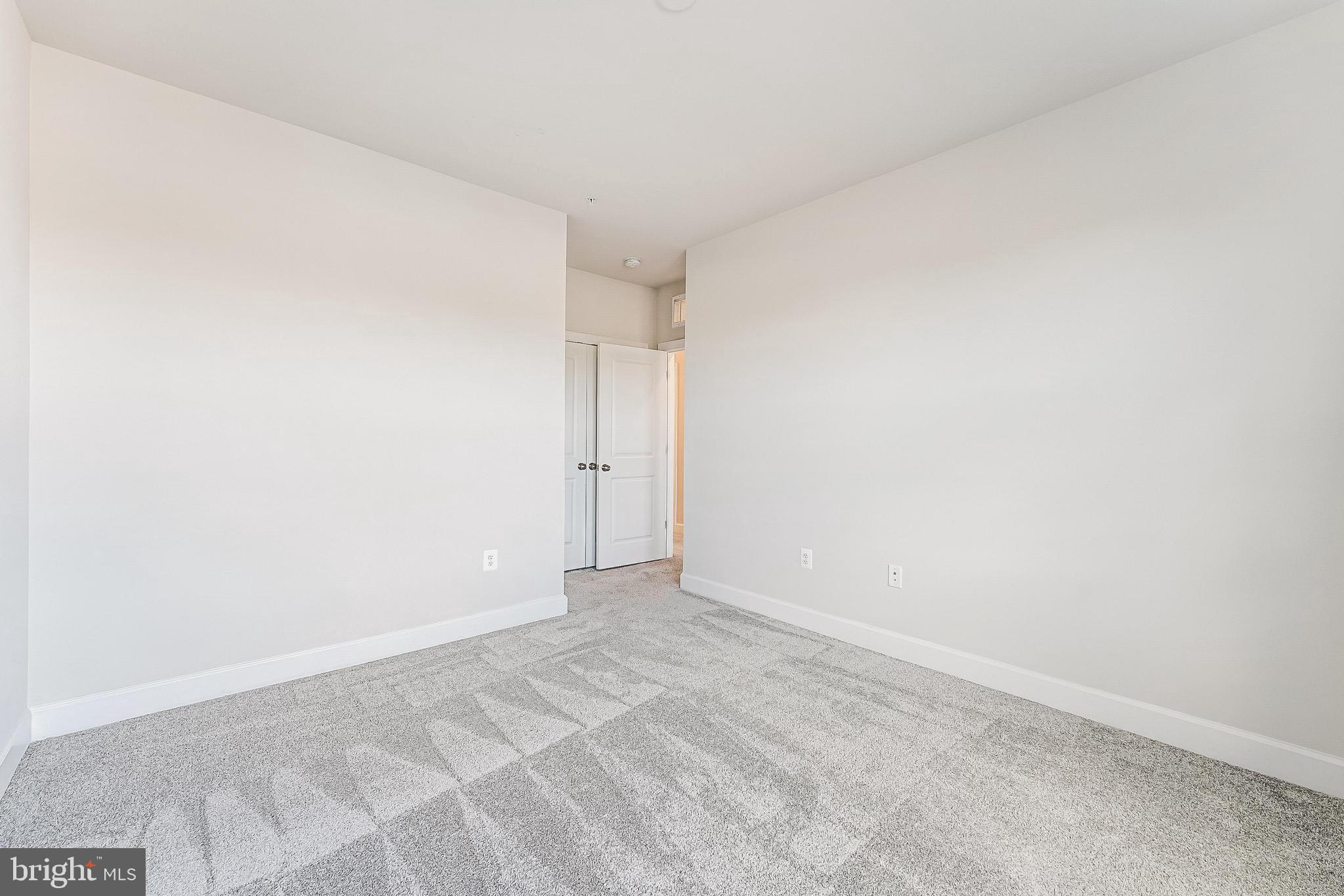 METRO WALK AT MOOREFIELD STATION - Residential Lease