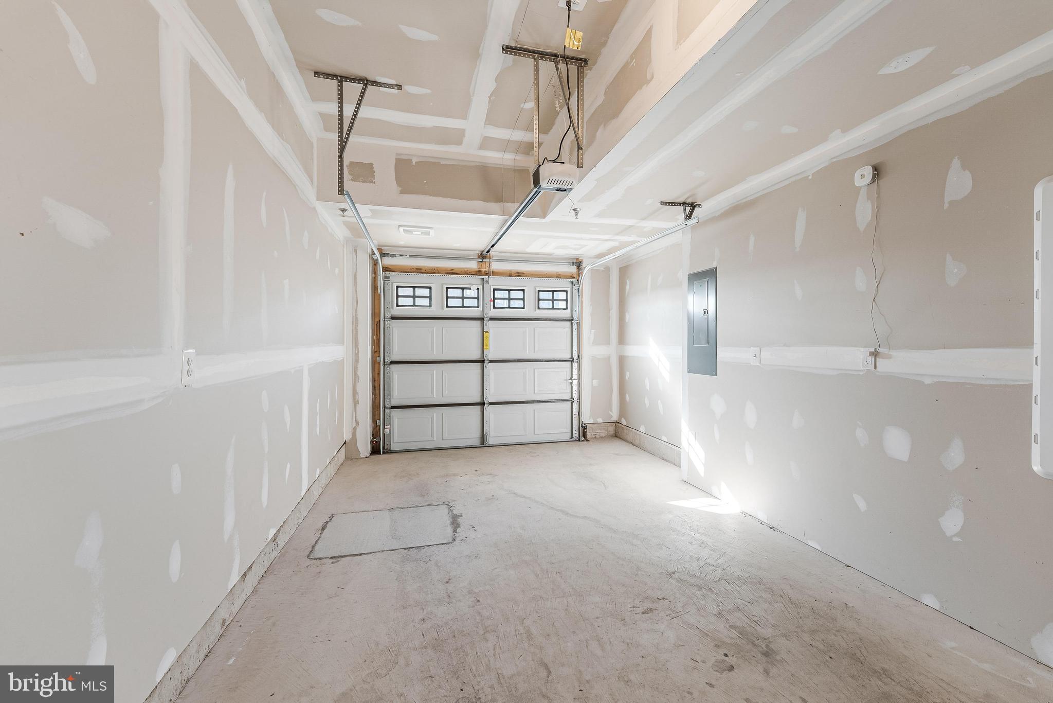 METRO WALK AT MOOREFIELD STATION - Residential Lease