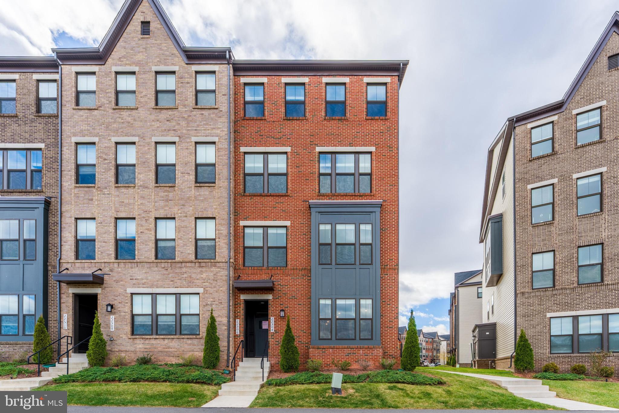 METRO WALK AT MOOREFIELD STATION - Residential Lease