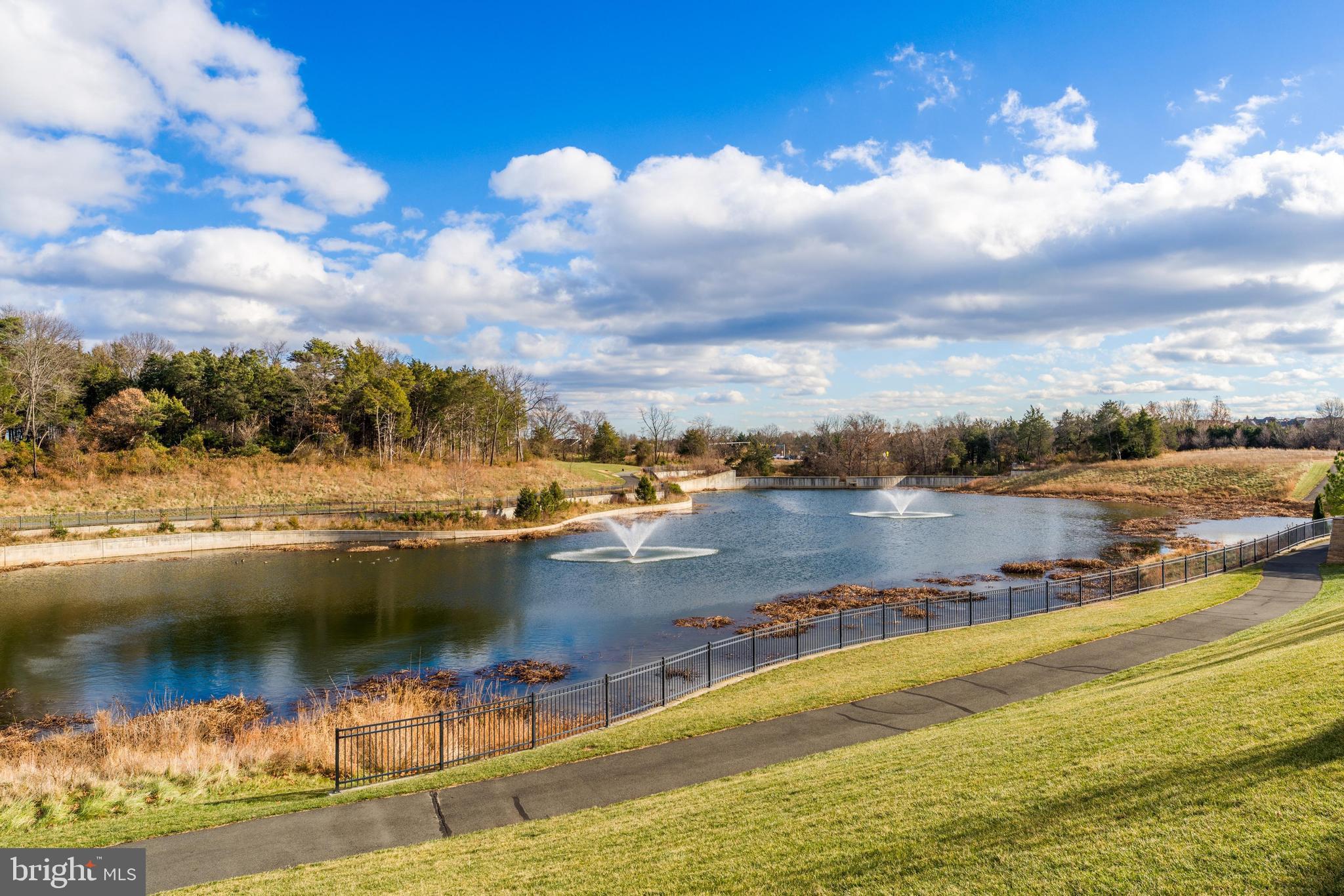 METRO WALK AT MOOREFIELD STATION - Residential Lease