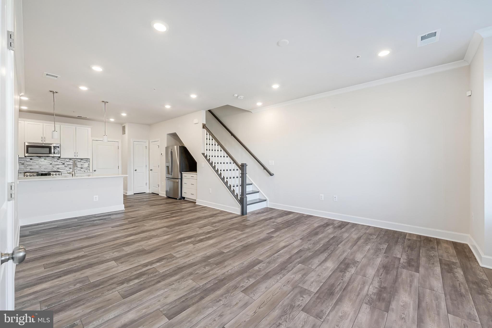 METRO WALK AT MOOREFIELD STATION - Residential Lease