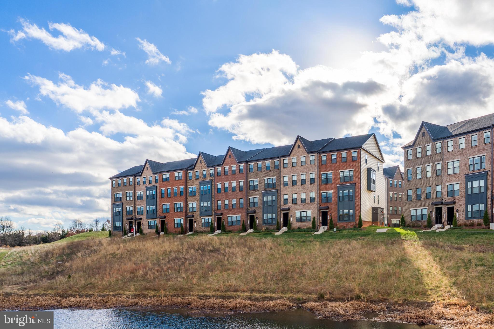 METRO WALK AT MOOREFIELD STATION - Residential Lease