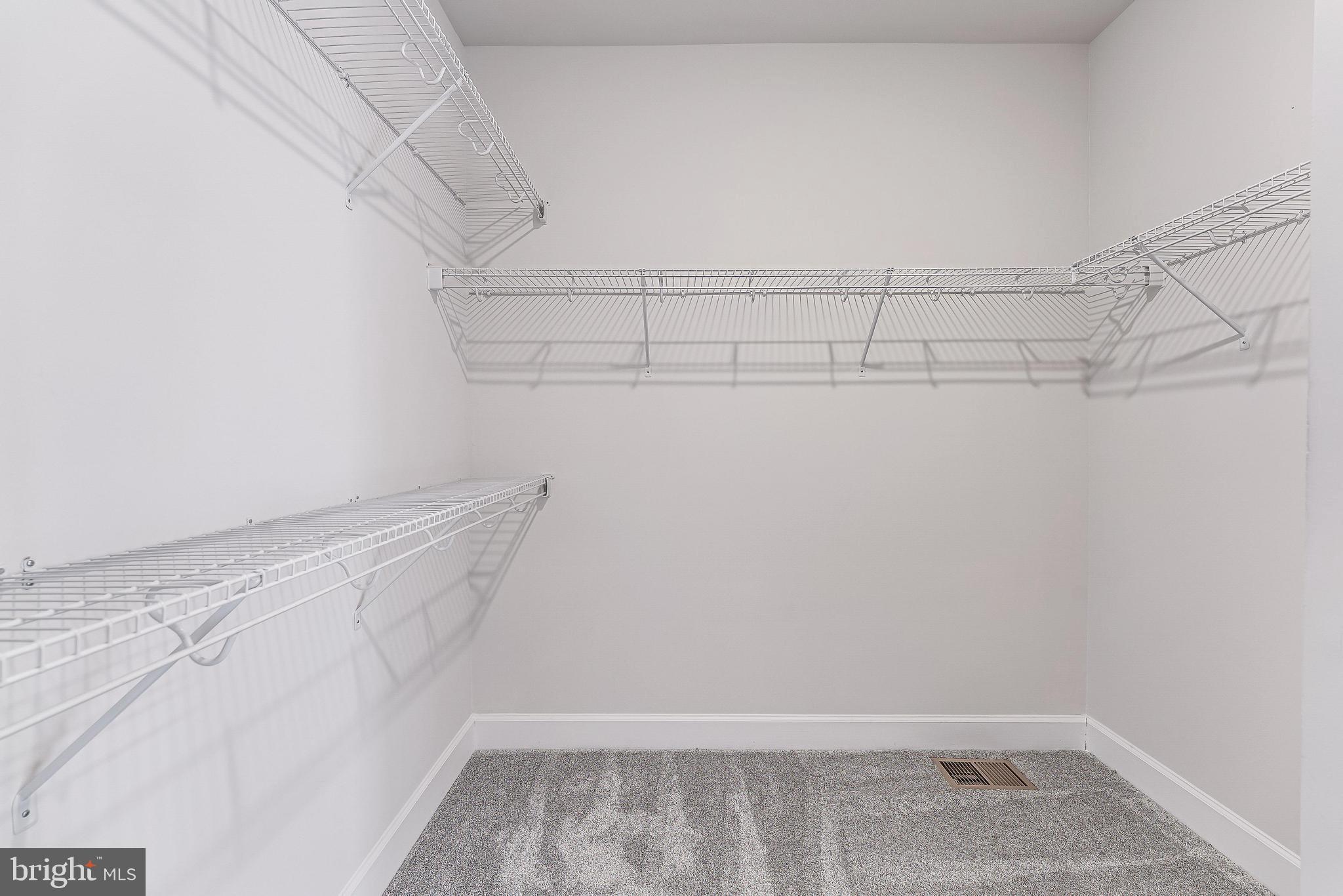 METRO WALK AT MOOREFIELD STATION - Residential Lease