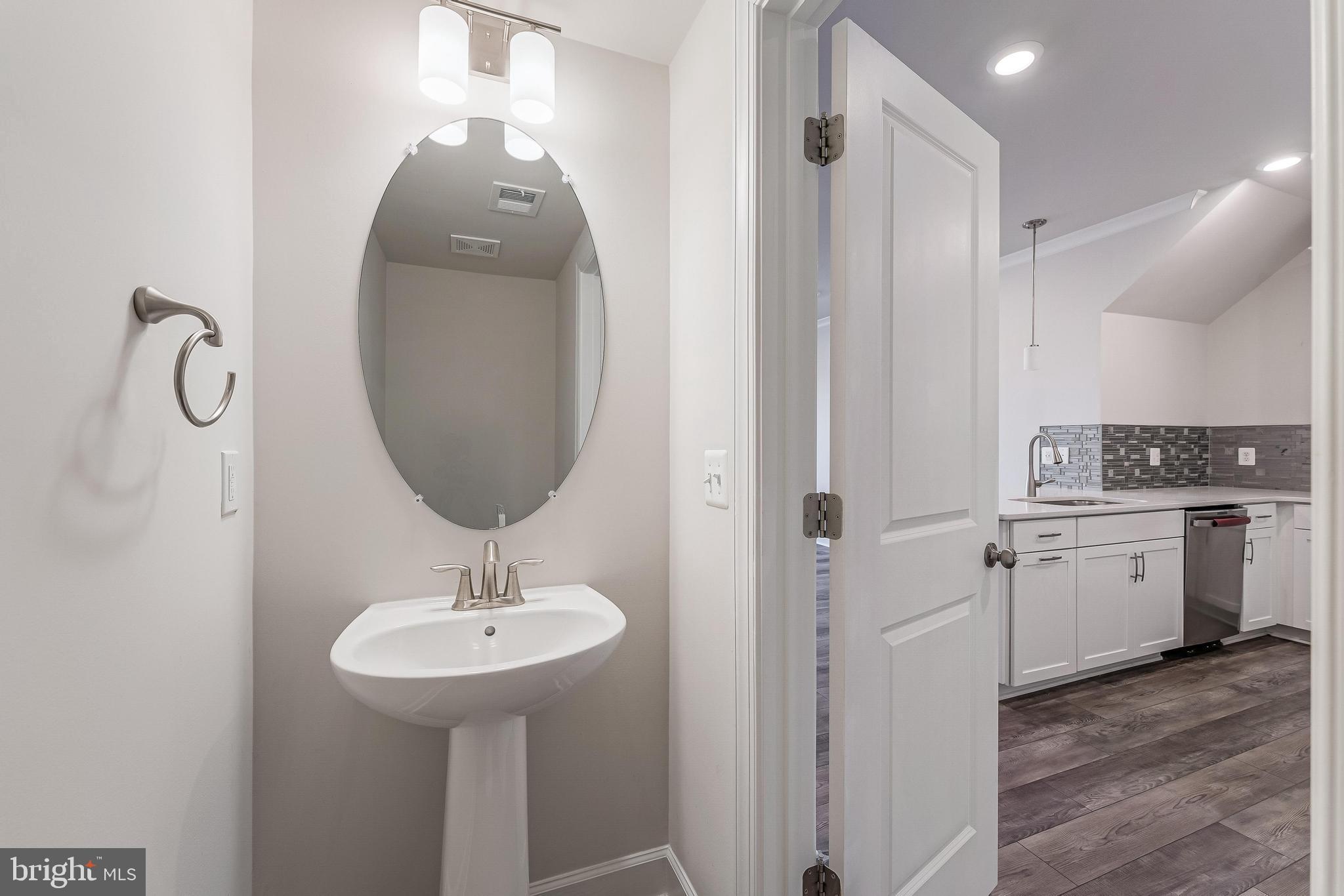 METRO WALK AT MOOREFIELD STATION - Residential Lease