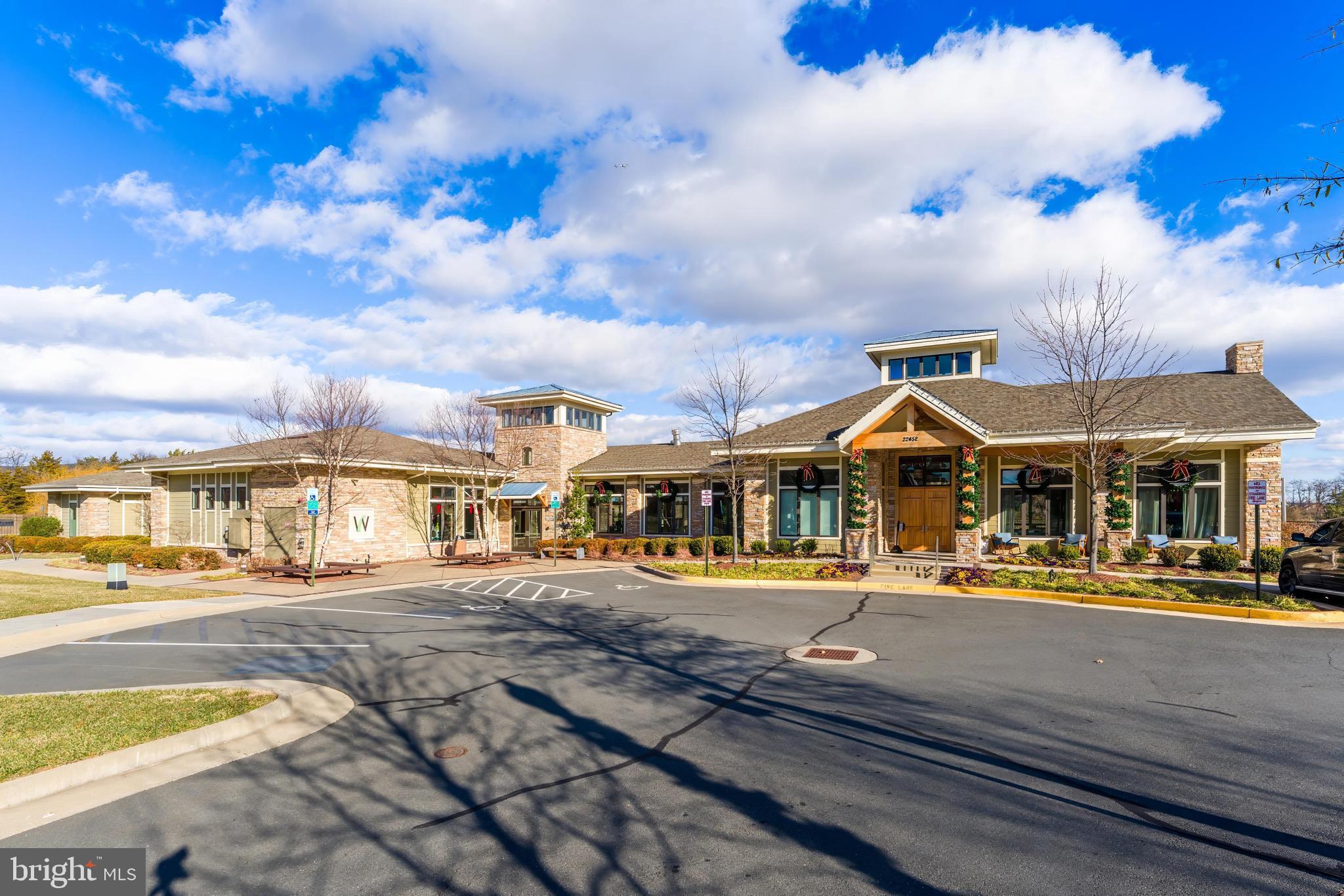 METRO WALK AT MOOREFIELD STATION - Residential Lease