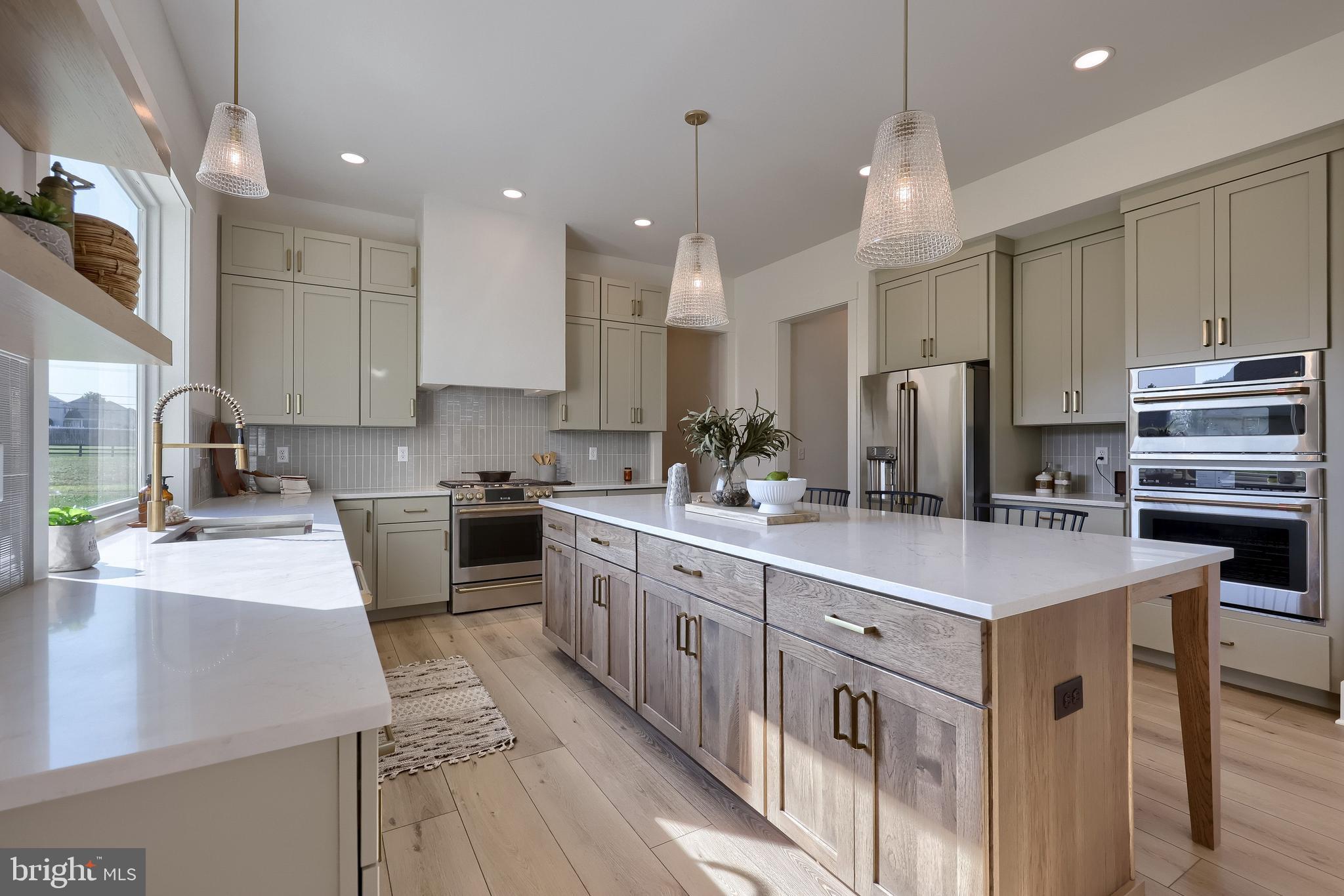 PINEBROOKE - Residential