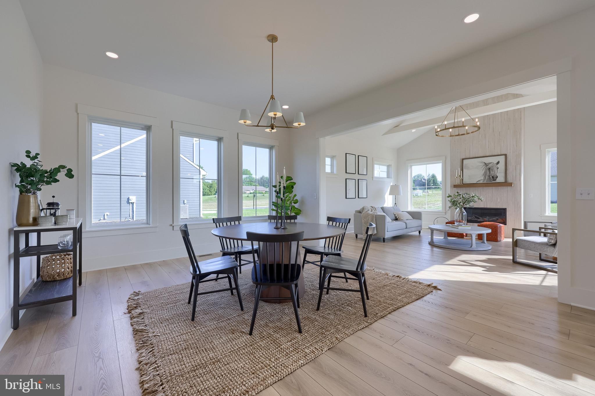 PINEBROOKE - Residential