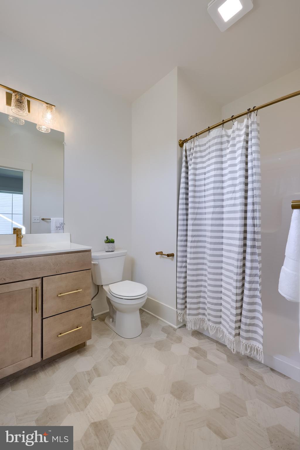 PINEBROOKE - Residential