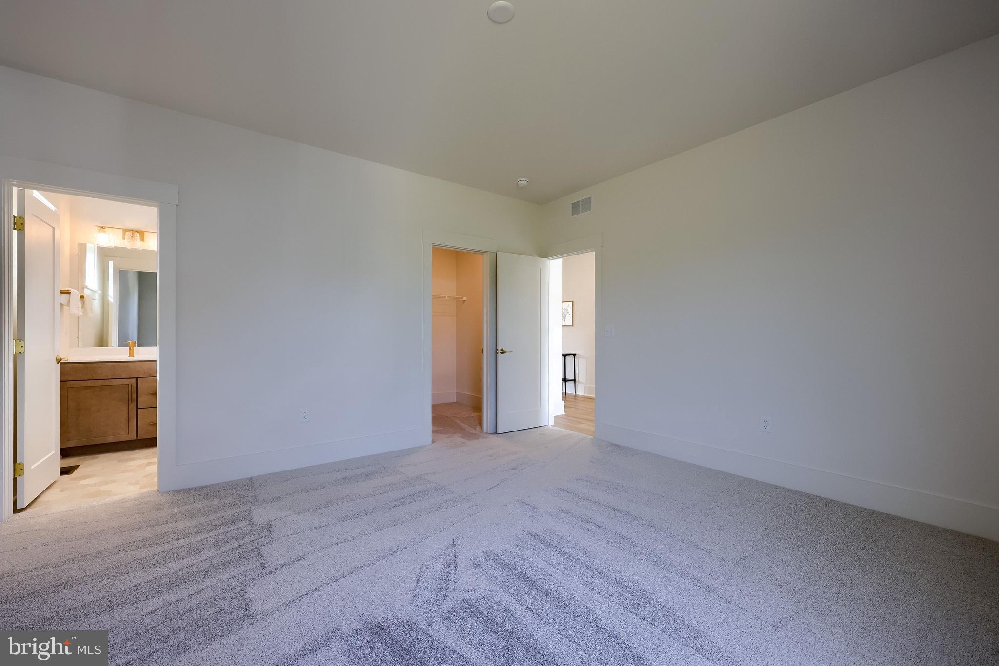 PINEBROOKE - Residential