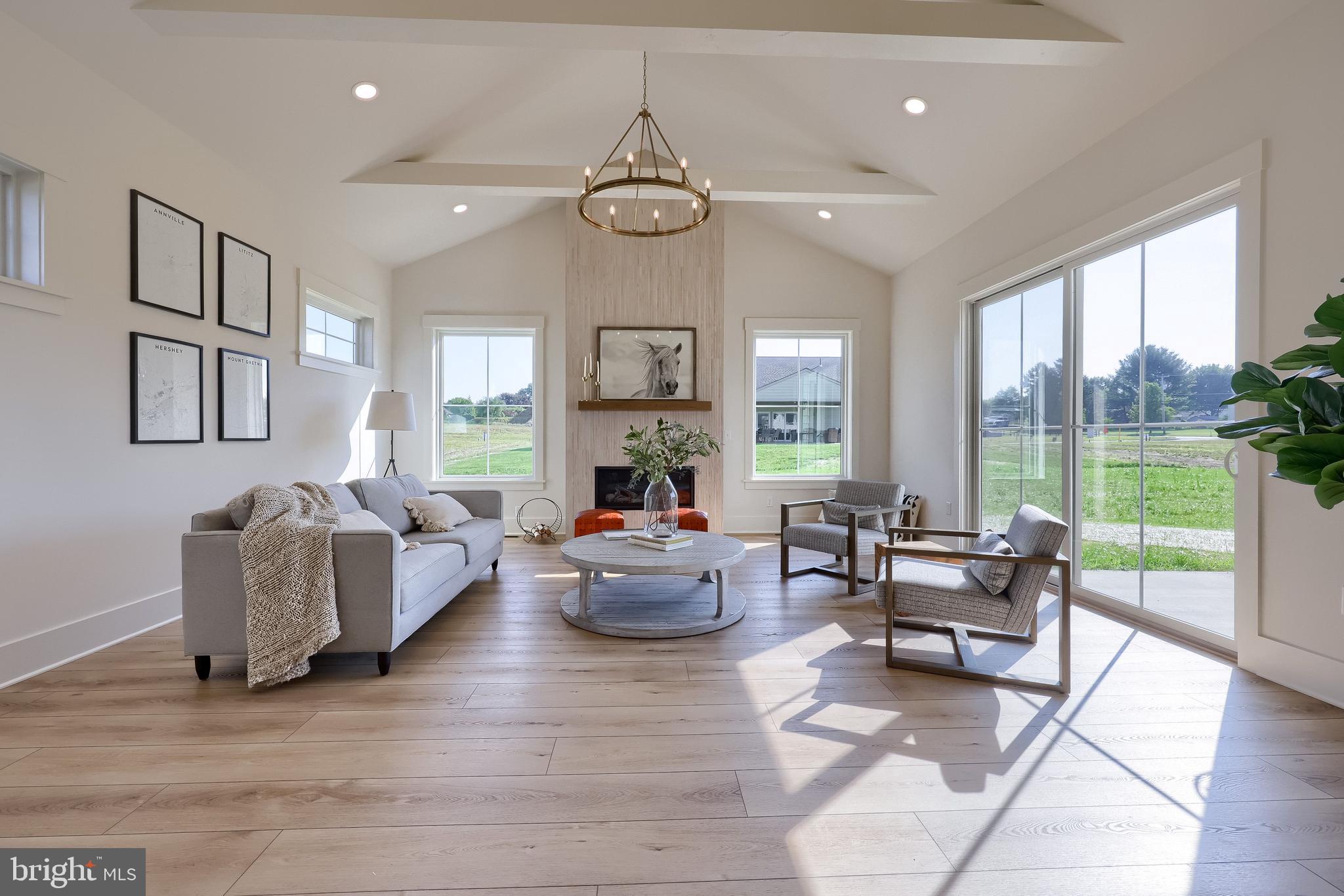 PINEBROOKE - Residential