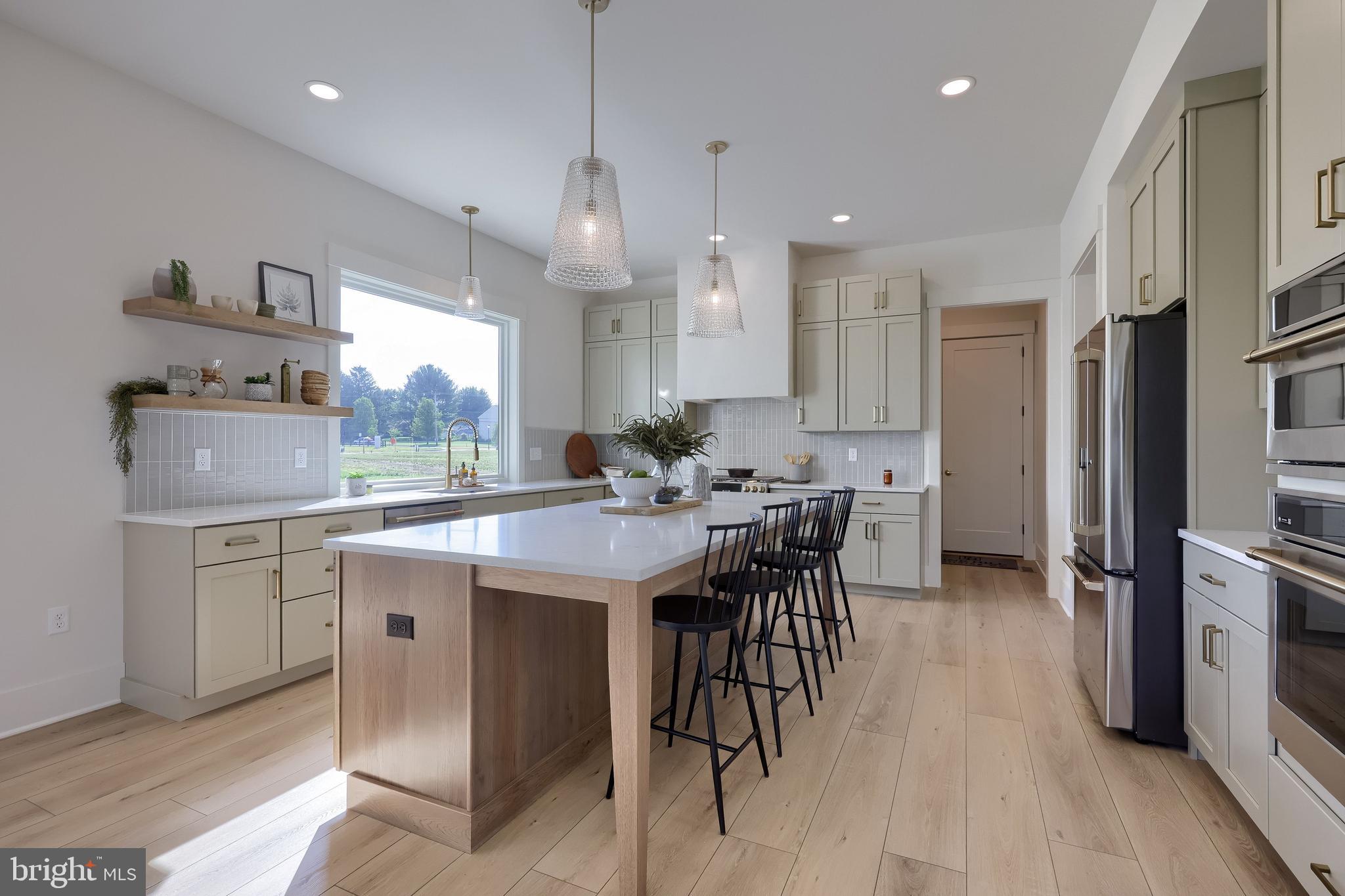 PINEBROOKE - Residential