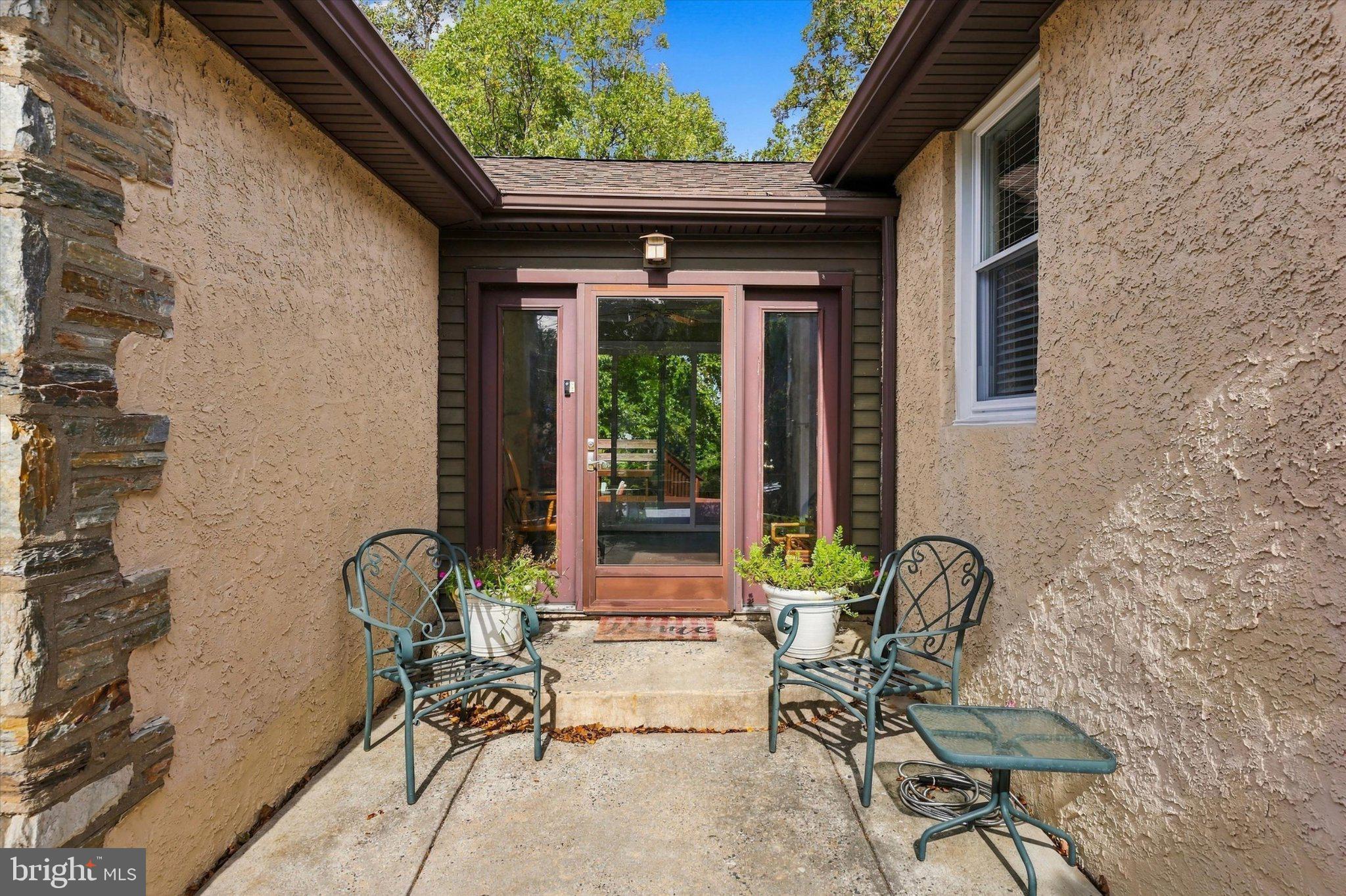 711 STRATFORD DRIVE
