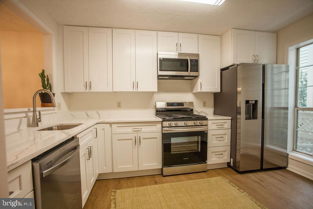 7704 WILLOW POINT DRIVE 7704