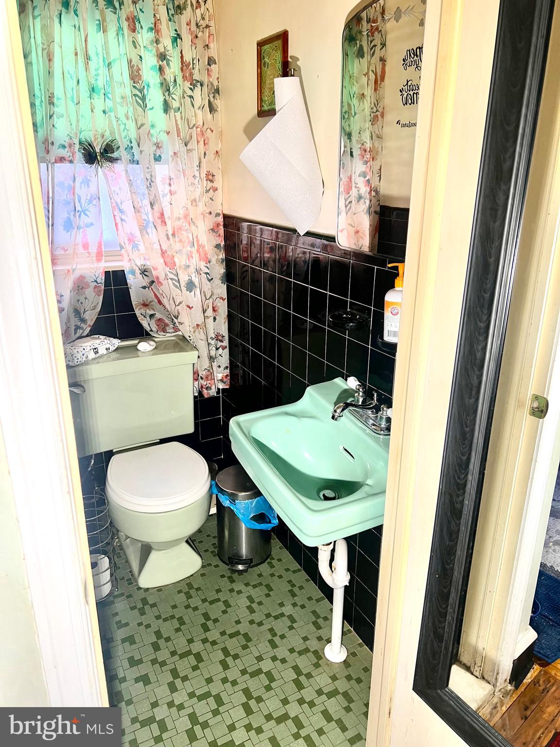 1239 E CARDEZA STREET