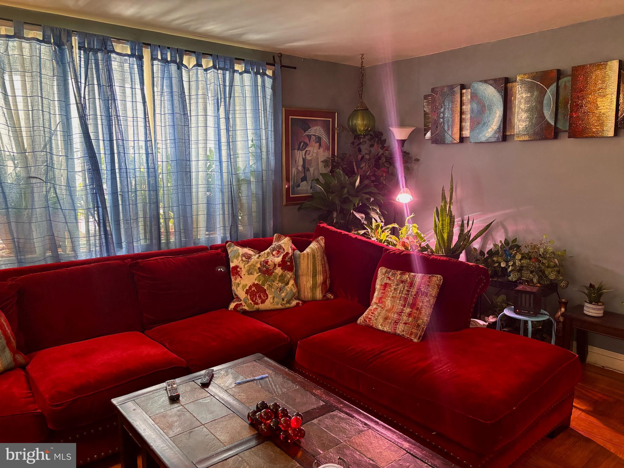 1239 E CARDEZA STREET