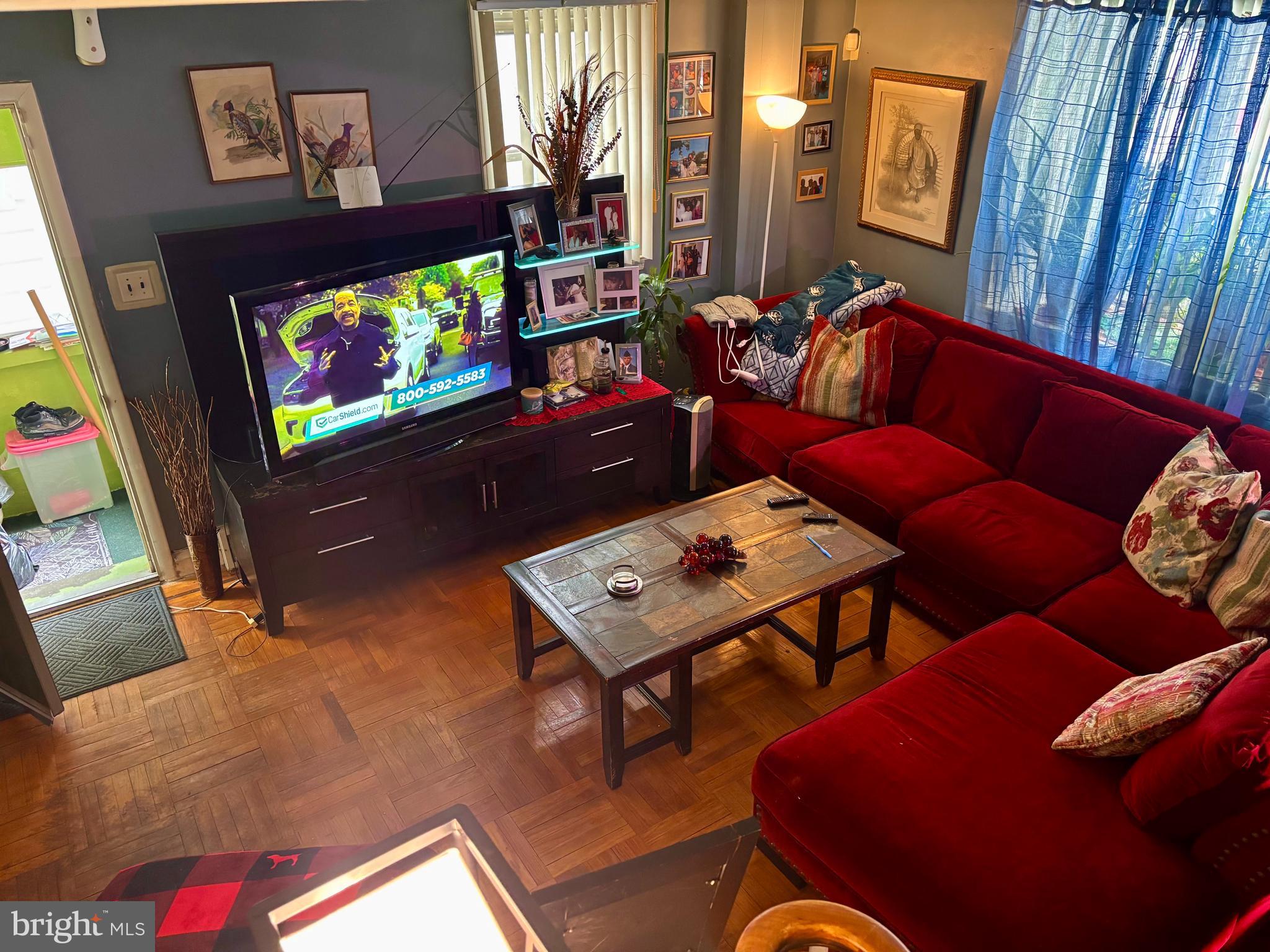 1239 E CARDEZA STREET