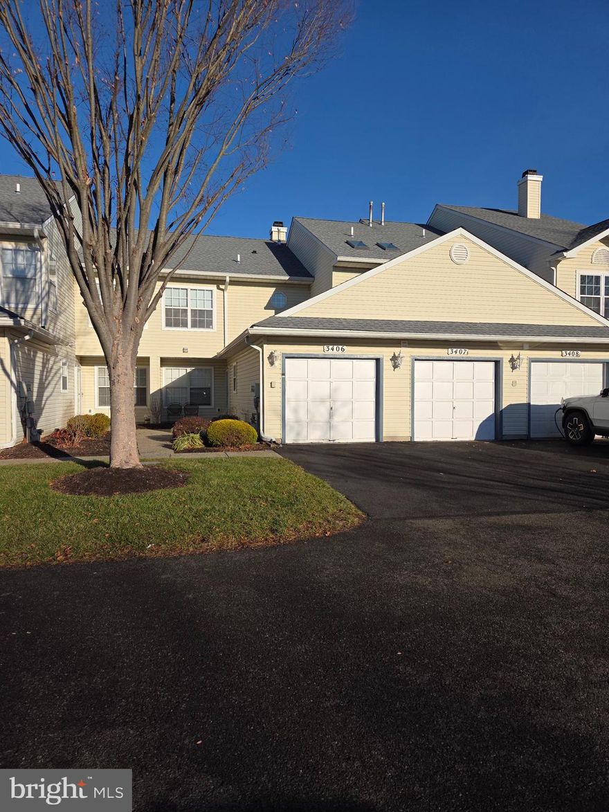 Come see this Beautiful 2 bed/ 2.5 bath  townhome in the Brookstone Condominium Community!
This is a 2 story home with 2 bedrooms and 2 full baths upstairs and the main level has a kitchen with breakfast nook,  dining room, living room along with a half bath and laundry room. This home also has a 1 car garage with direct entry into the home. Some updates include...  whole house repainted , updated kitchen with - brand new countertops,- brand new microwave, Cherry hardwood floors throughout, new carpeting on the stairs, new washer. Other updates in 2022 were - all new toilets, - new hot water heater, new dishwasher, new dryer and HVAC Service 11/25.