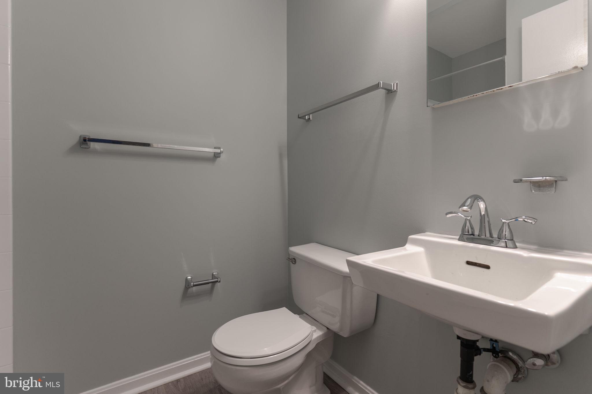 KINGS PARK WEST - Residential Lease