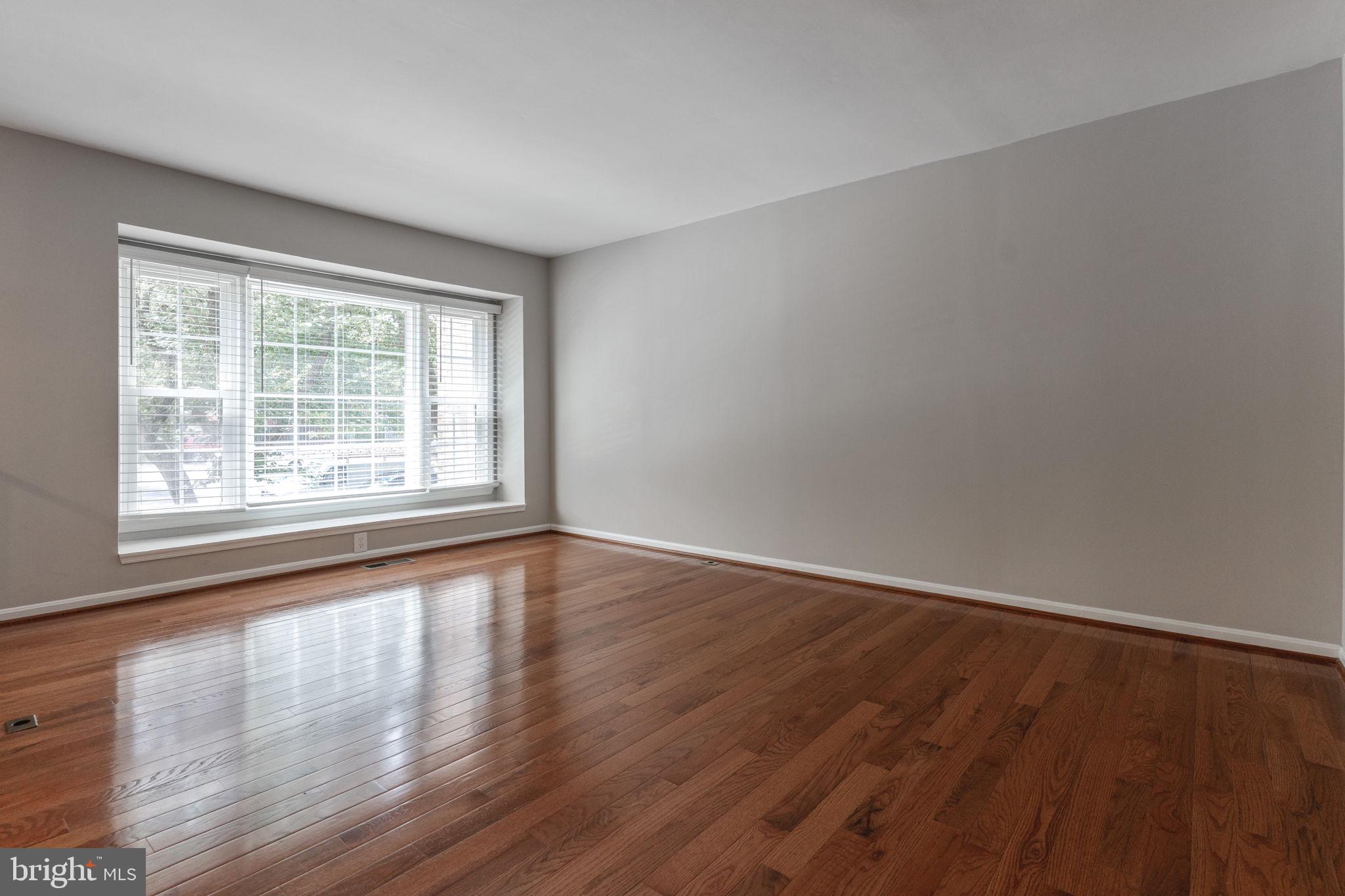 KINGS PARK WEST - Residential Lease