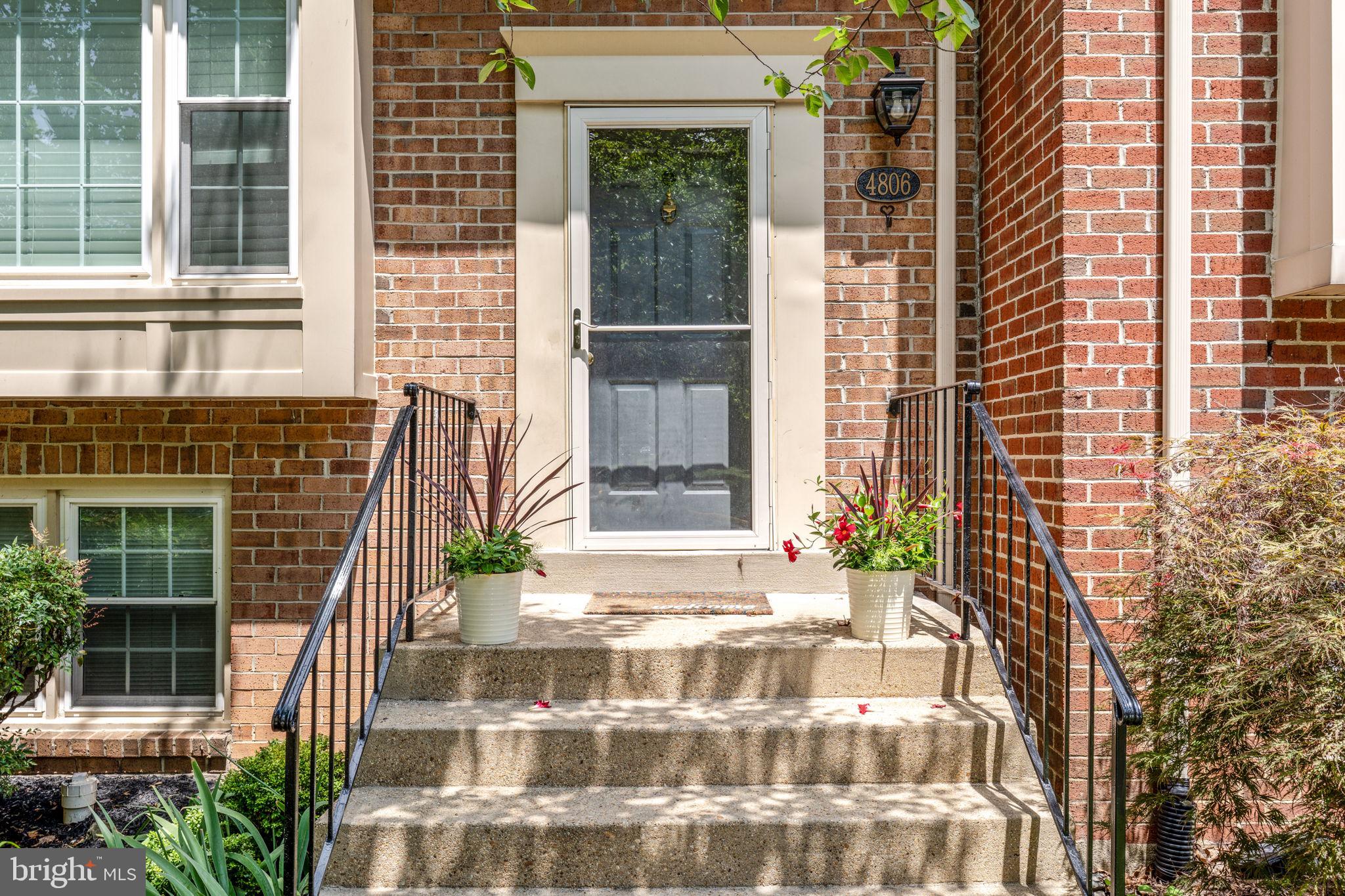 KINGS PARK WEST - Residential Lease