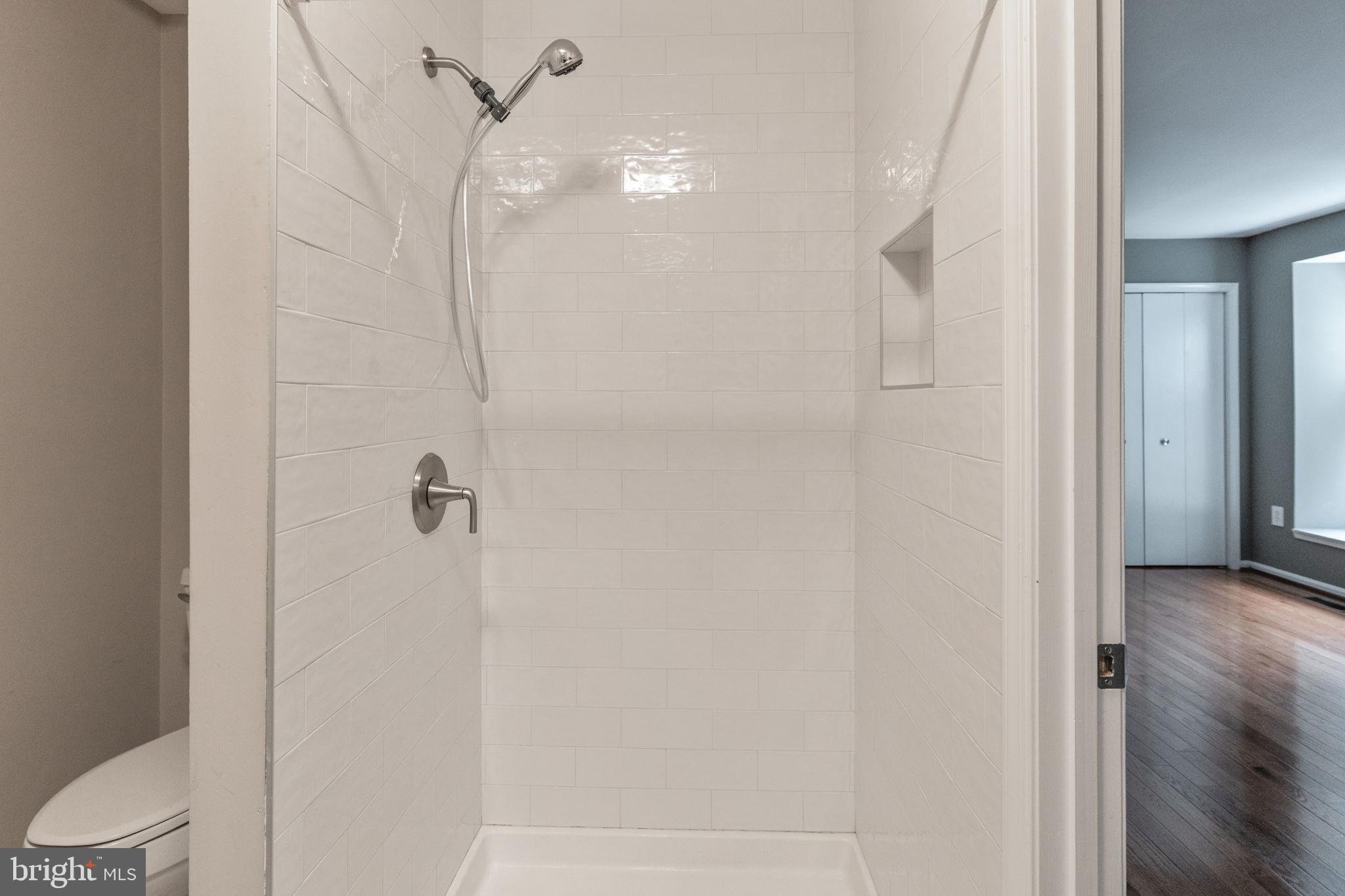 KINGS PARK WEST - Residential Lease