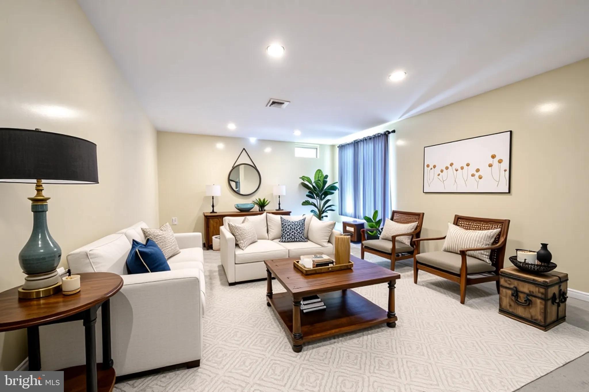 MAYFAIR - Residential