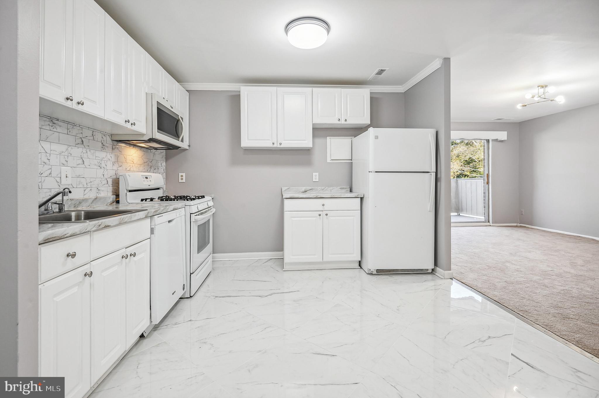 THOMAS CHOICE GARDENS - Residential Lease