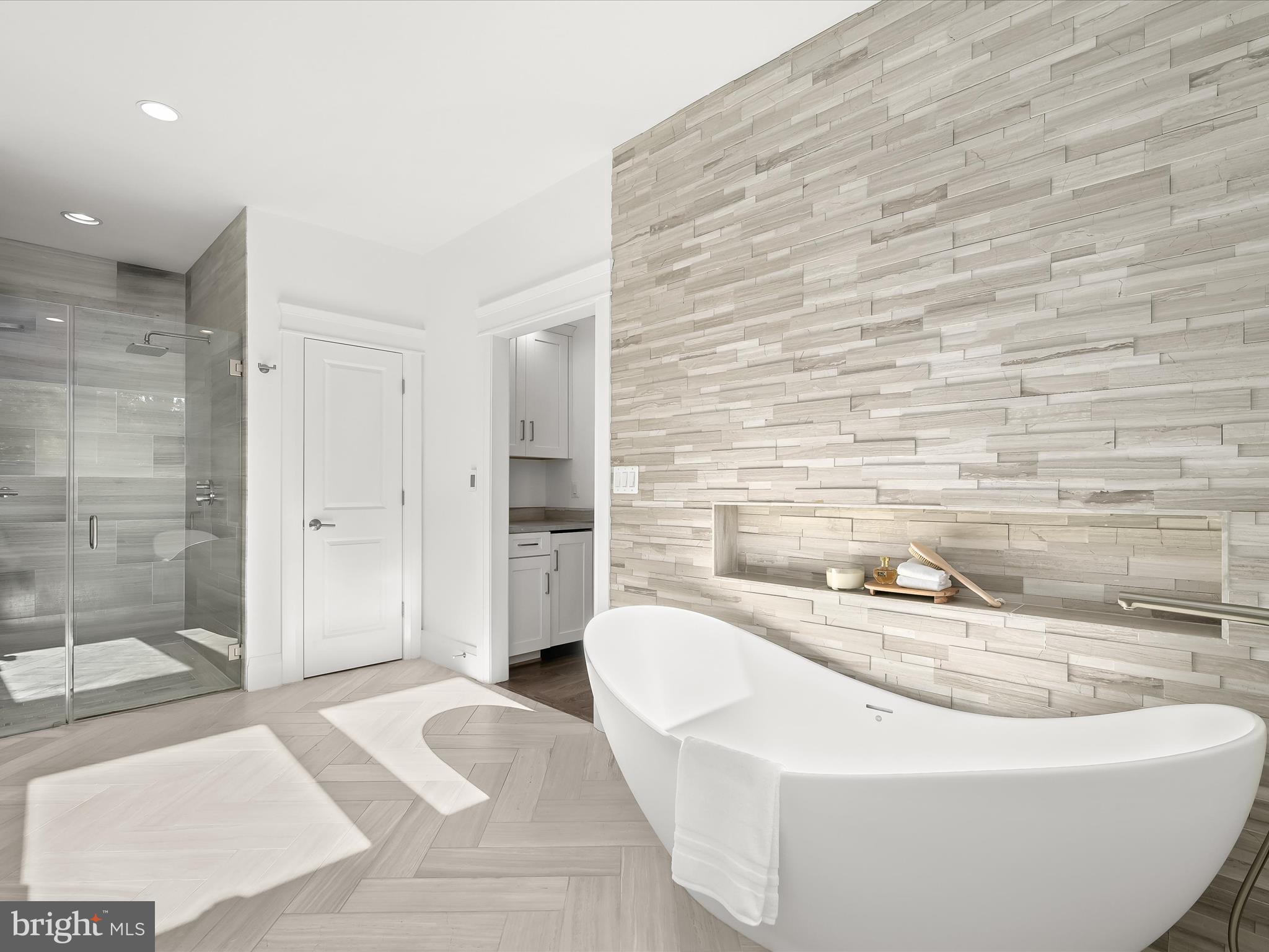 BELLEVUE FOREST - Residential